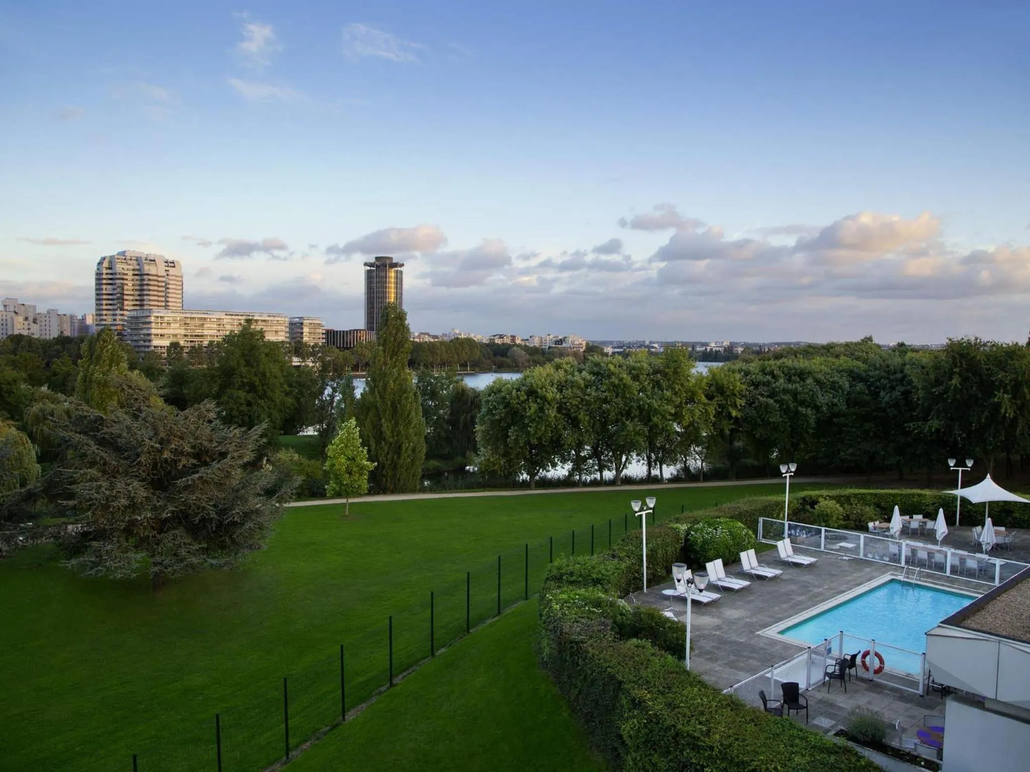 Pool view in Novotel Paris Créteil Le Lac