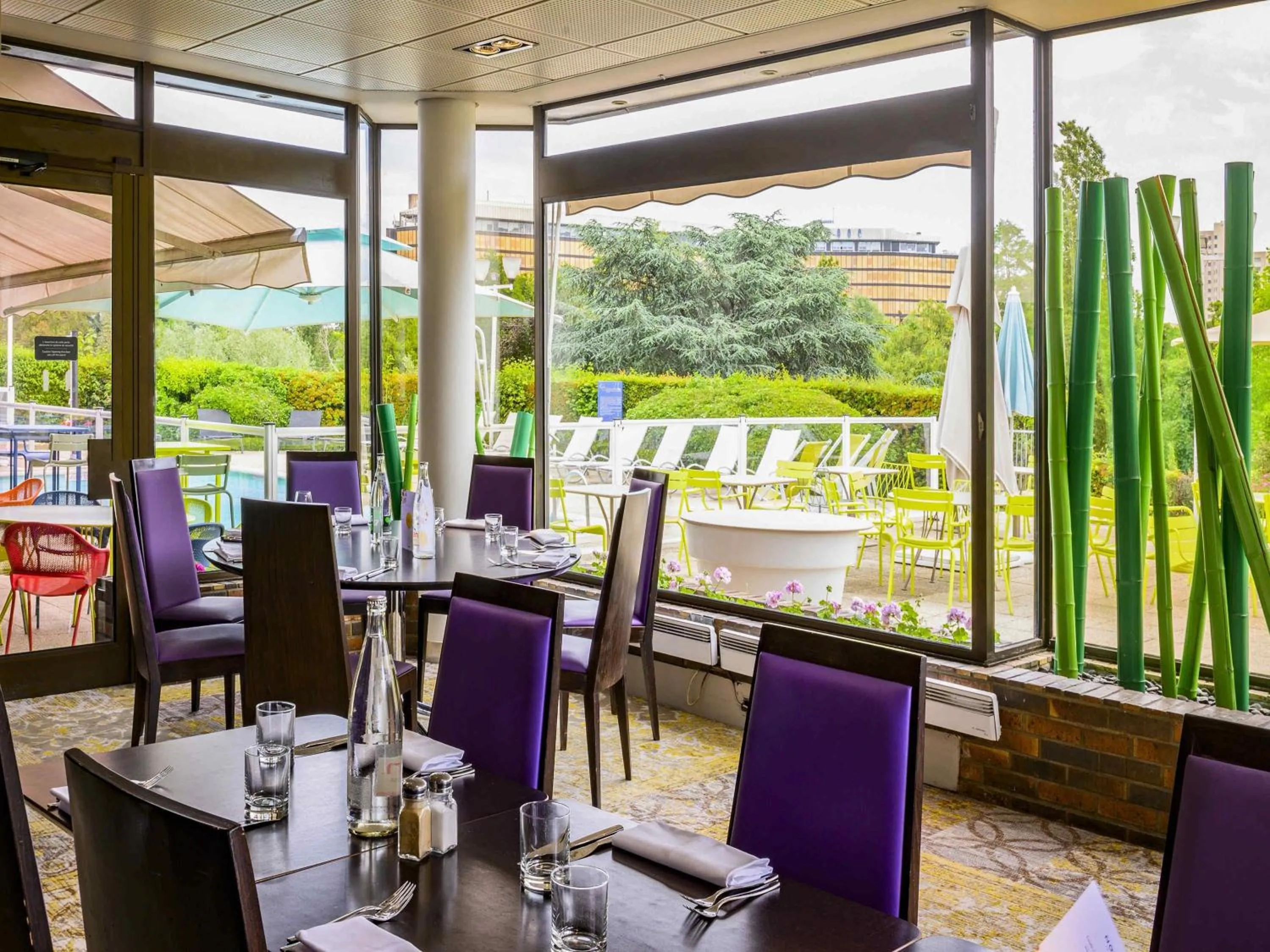 Restaurant/places to eat in Novotel Paris Créteil Le Lac