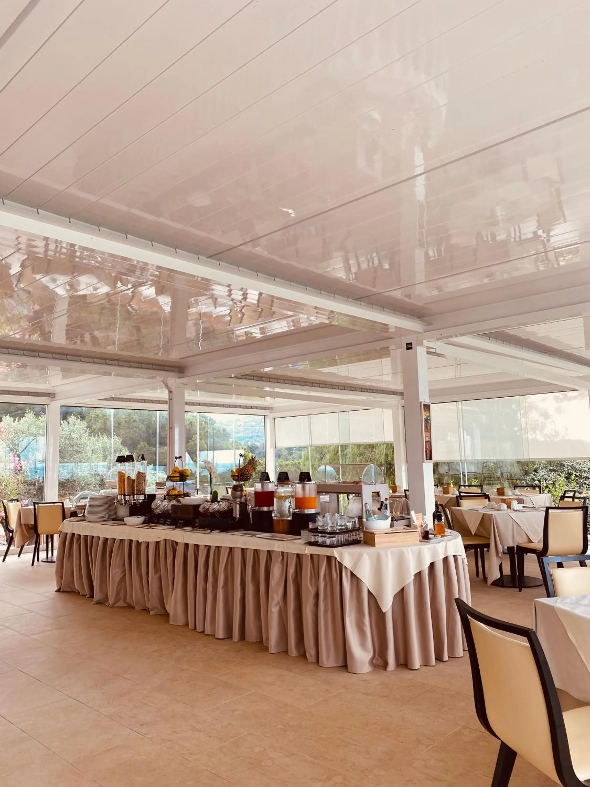 Breakfast in Resort Capo Bianco