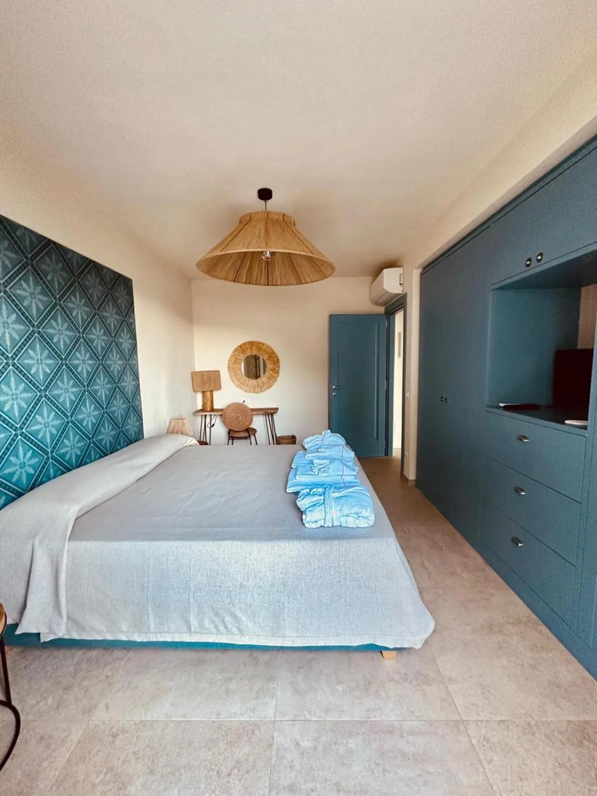 Bedroom, Bed in Resort Capo Bianco