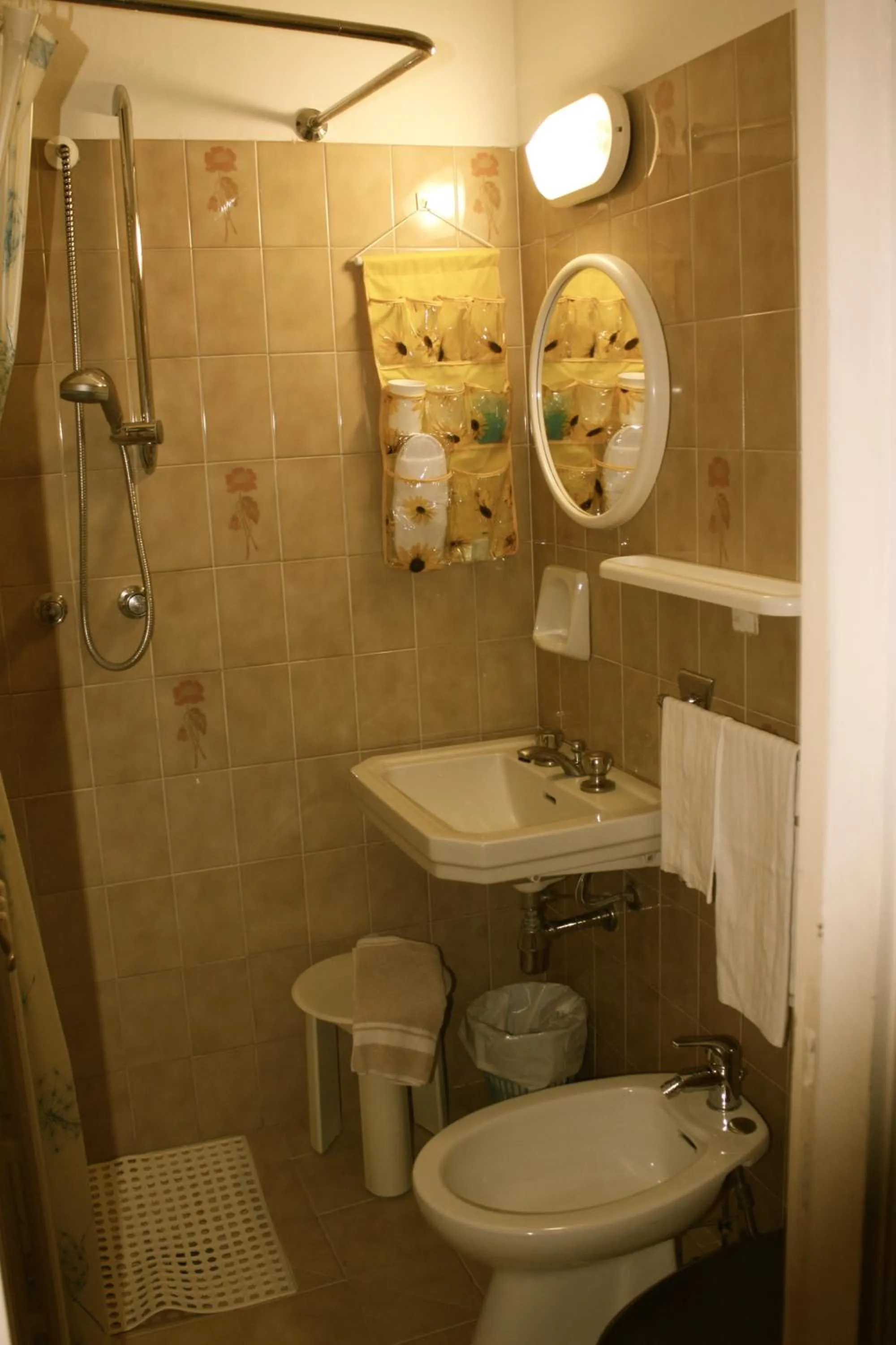 Shower in Albergo Villa Dionori