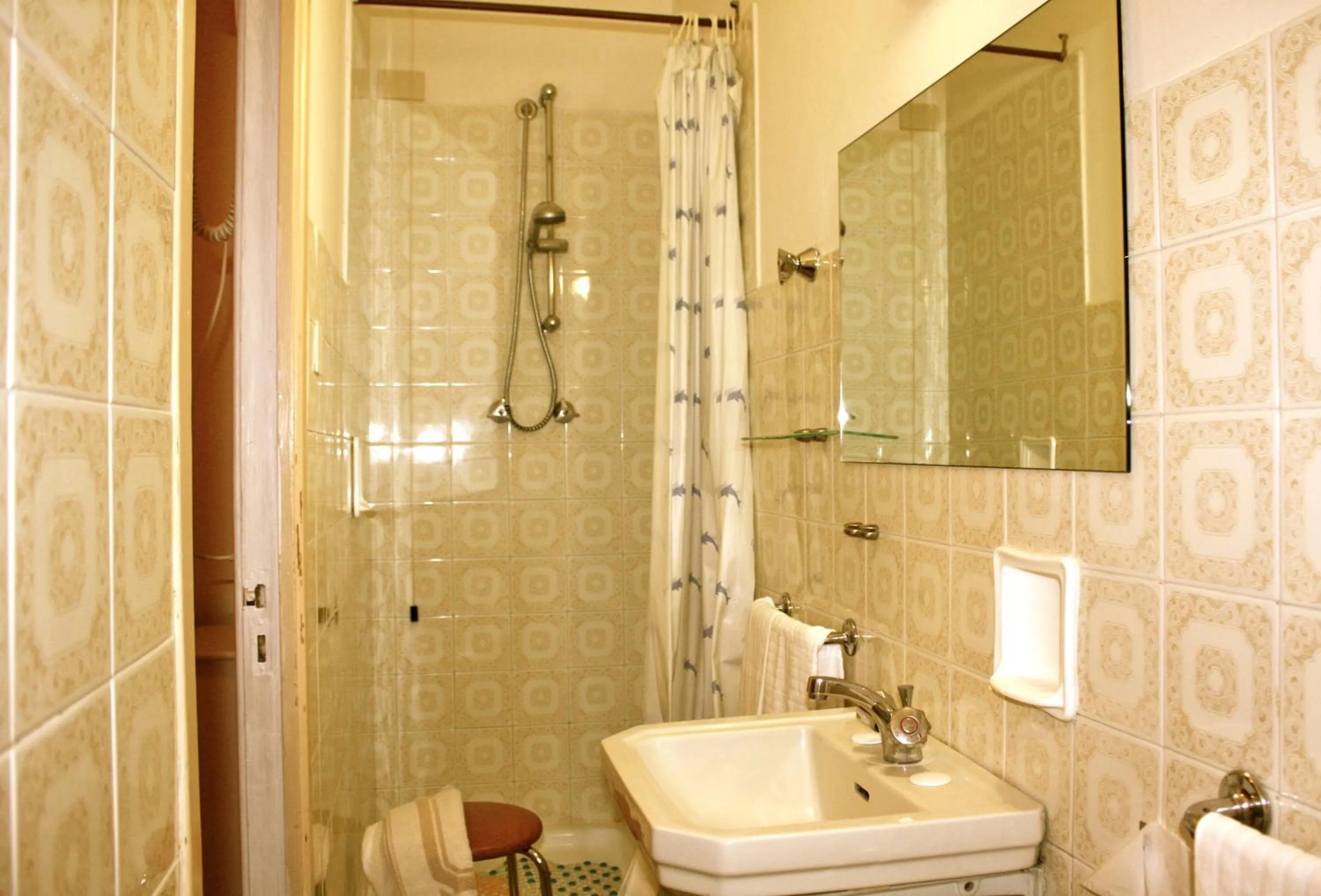 Shower in Albergo Villa Dionori