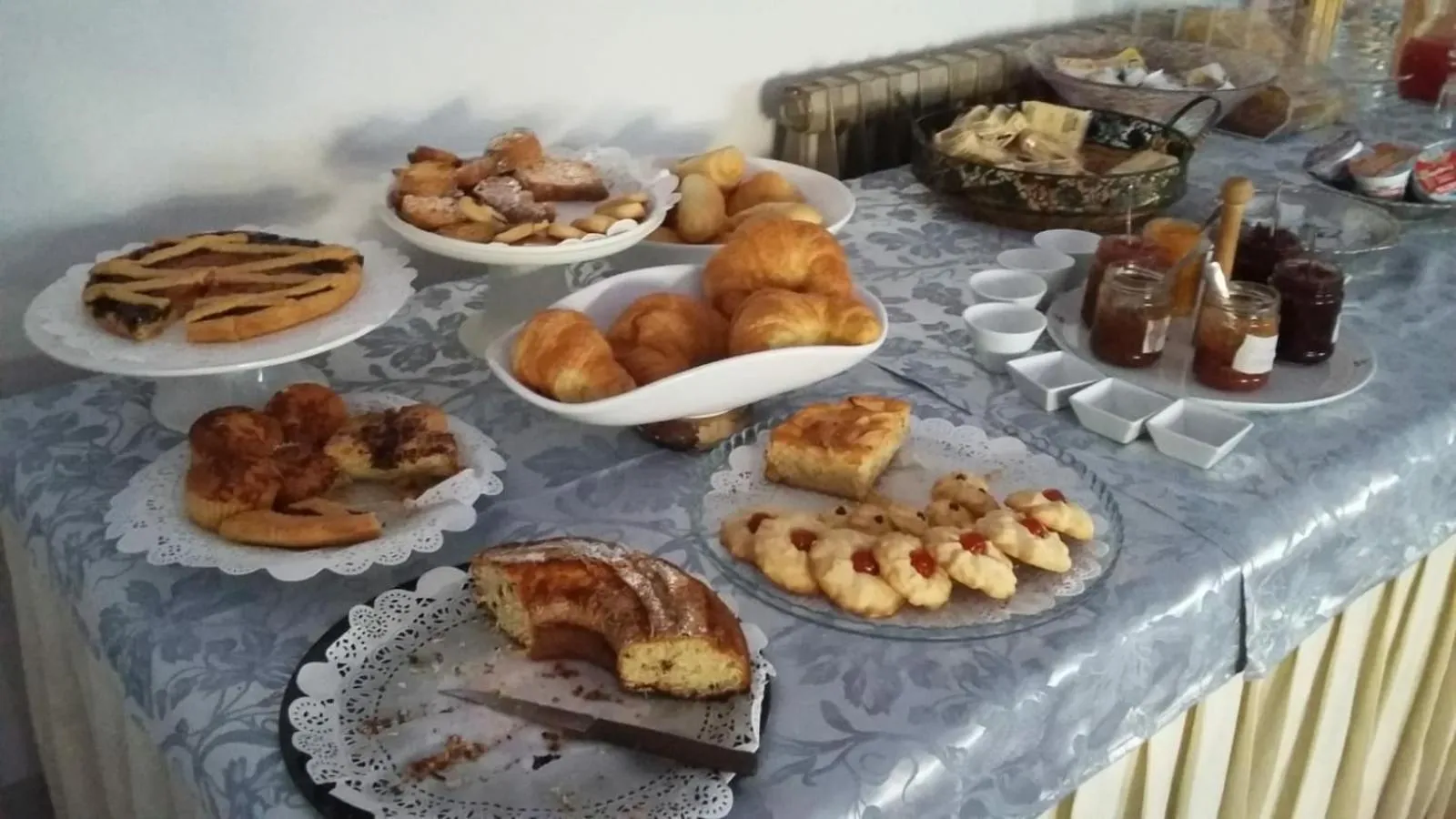 Italian breakfast in Albergo Villa Dionori