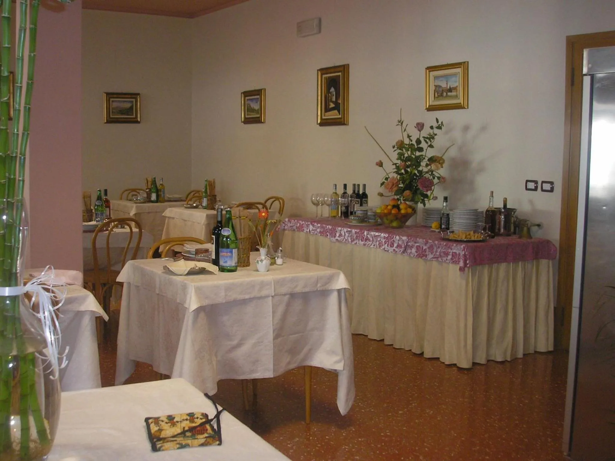 Restaurant/places to eat in Albergo Villa Dionori