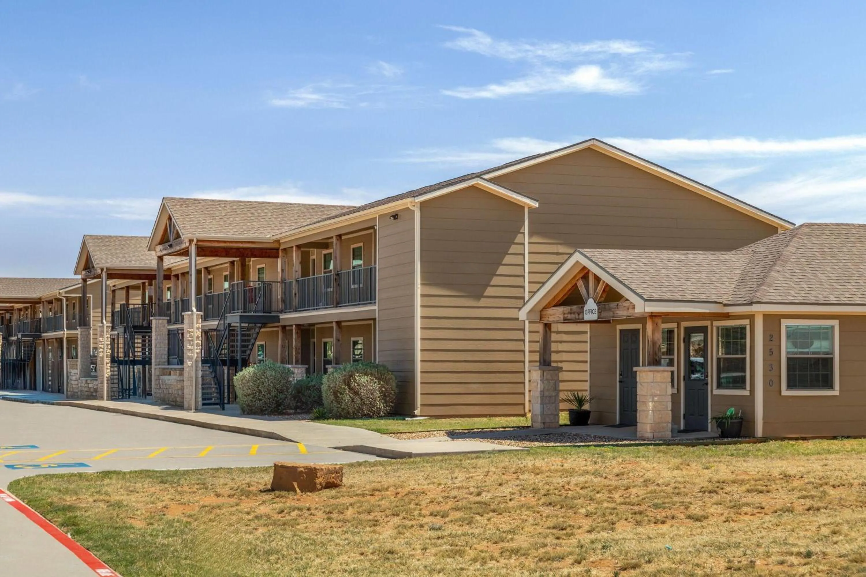 Property building in Eagle's Den Suites Andrews a Travelodge by Wyndham