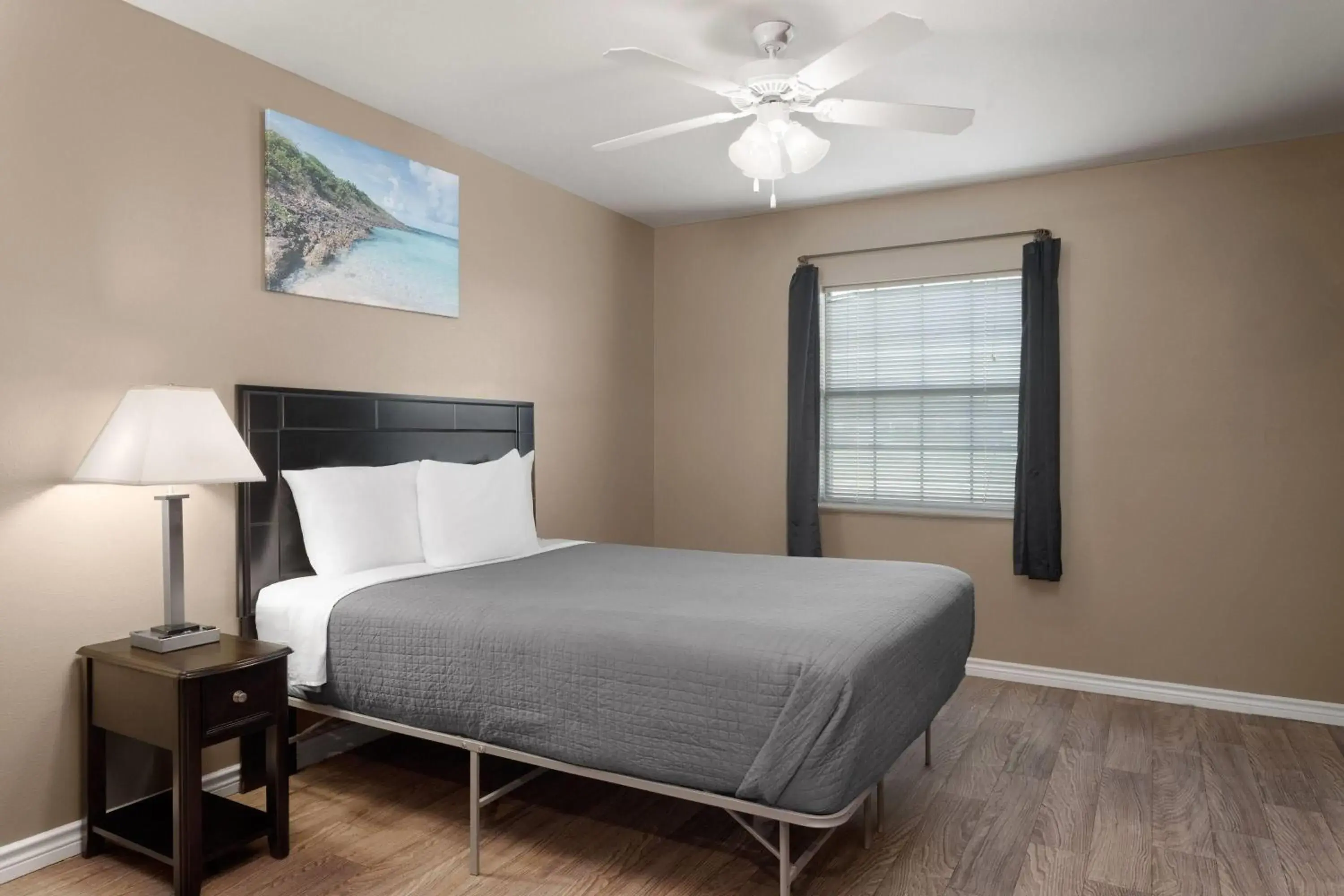 Photo of the whole room, Bed in Eagle's Den Suites Andrews a Travelodge by Wyndham Photo of the whole room, Bed in Eagle's Den Suites Andrews a Travelodge by Wyndham