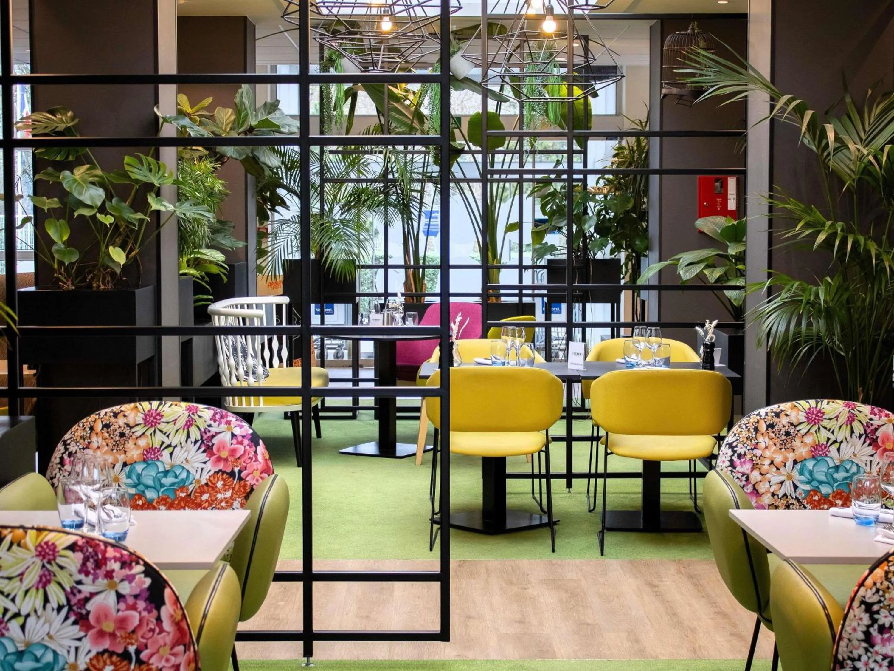 Restaurant/places to eat in Hotel Novotel Evry Courcouronnes