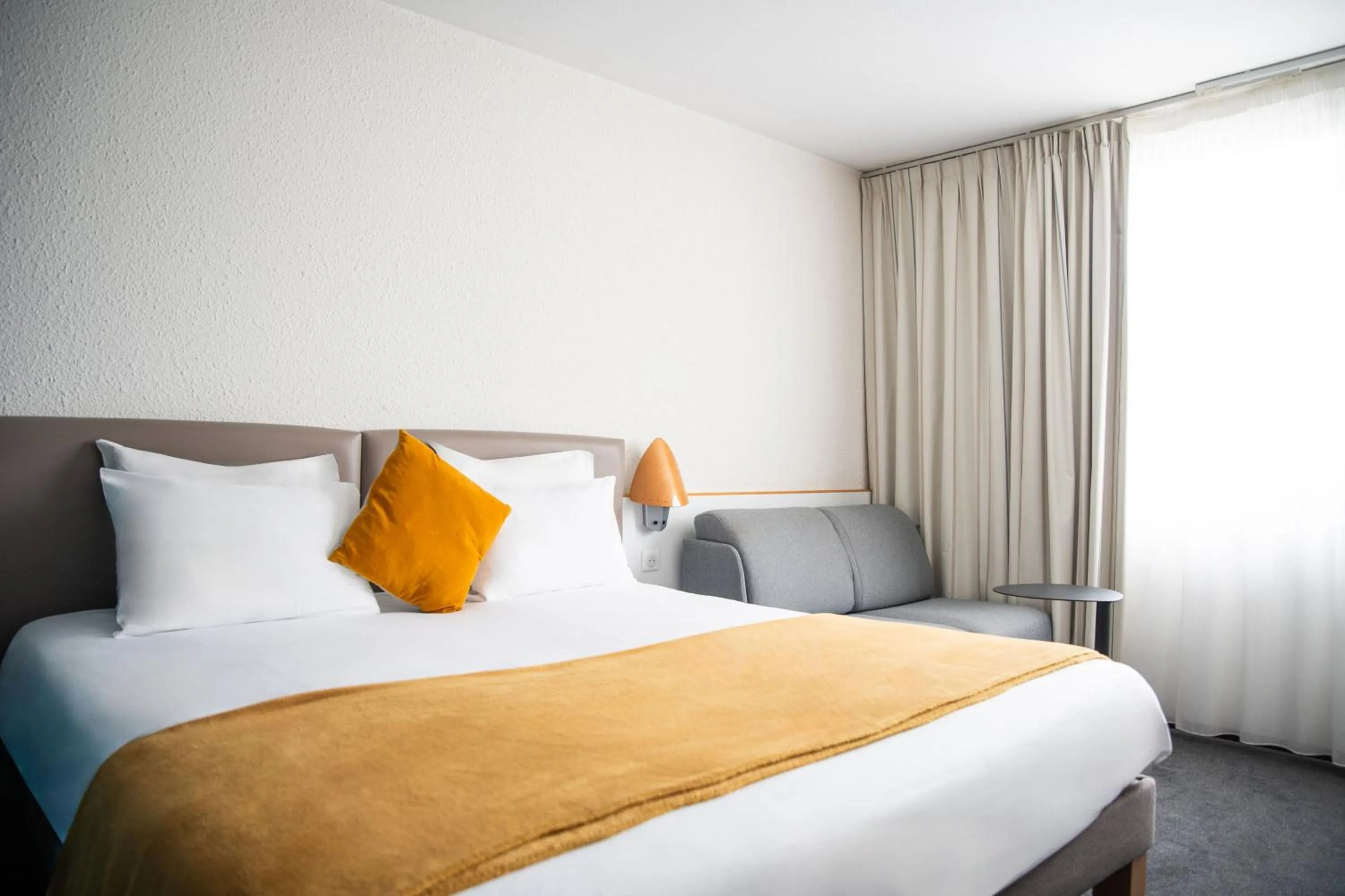 Bed in Hotel Novotel Evry Courcouronnes