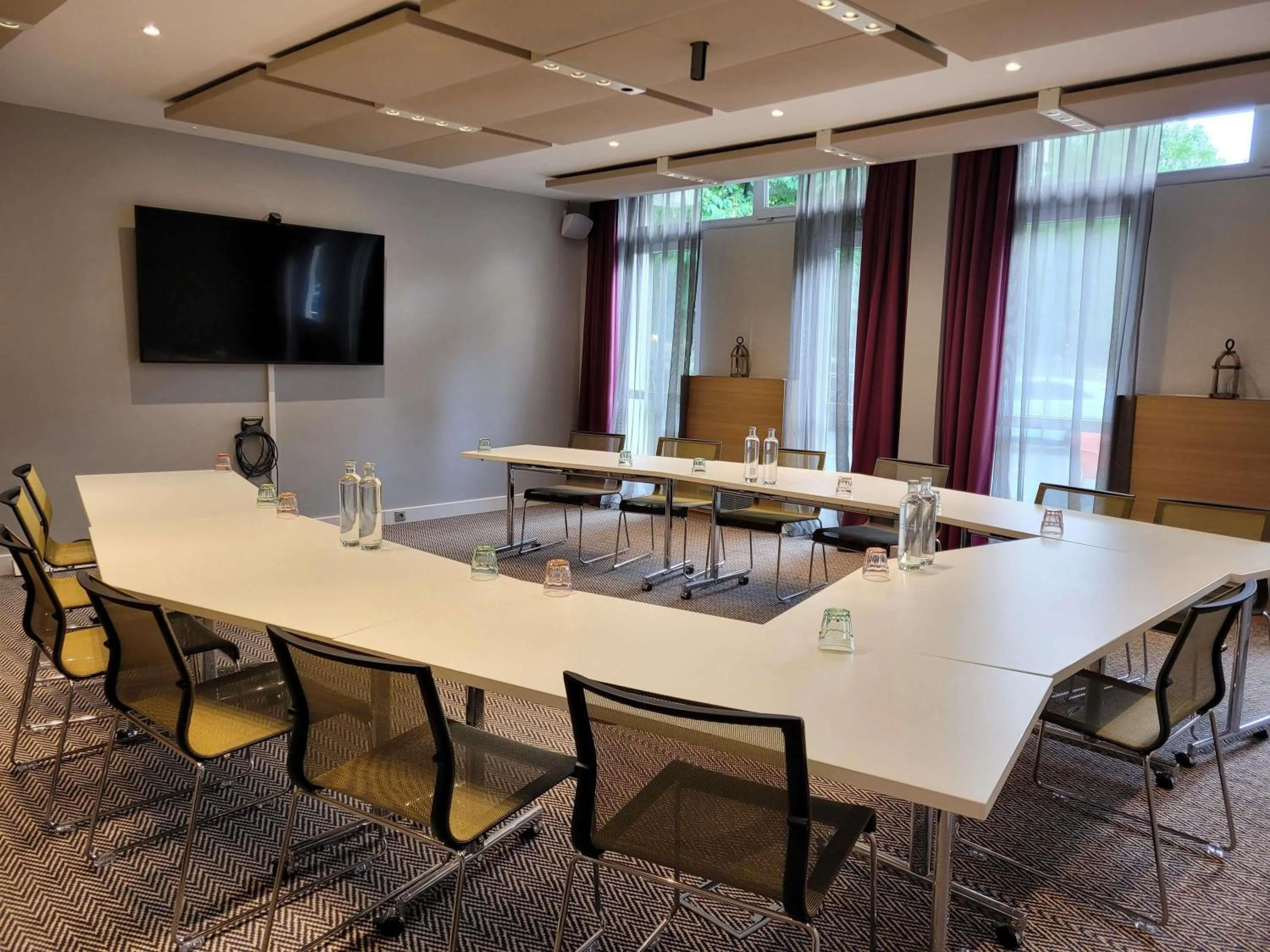 Meeting/conference room in Hotel Novotel Evry Courcouronnes