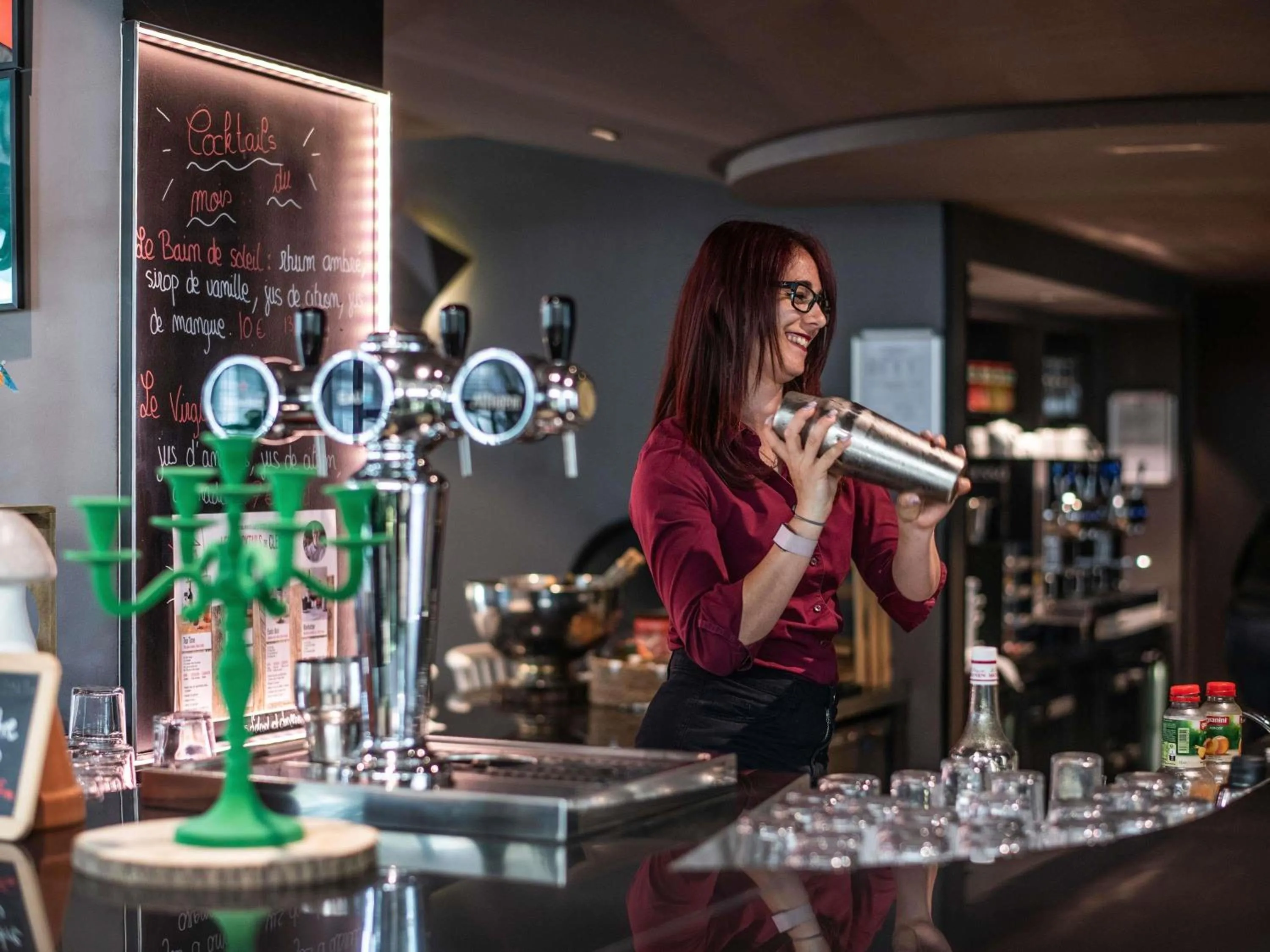 Restaurant/places to eat in Hotel Novotel Evry Courcouronnes