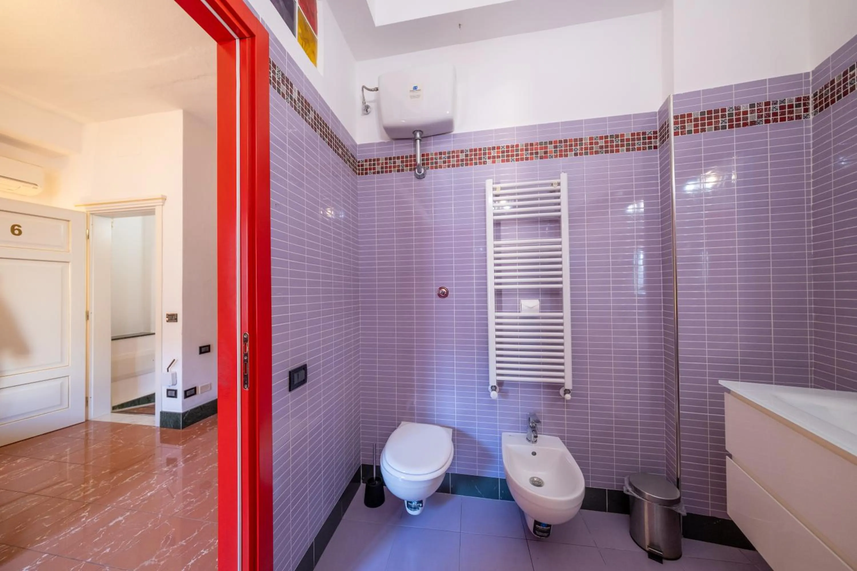 Bathroom in BBC Christian Bed & Breakfast