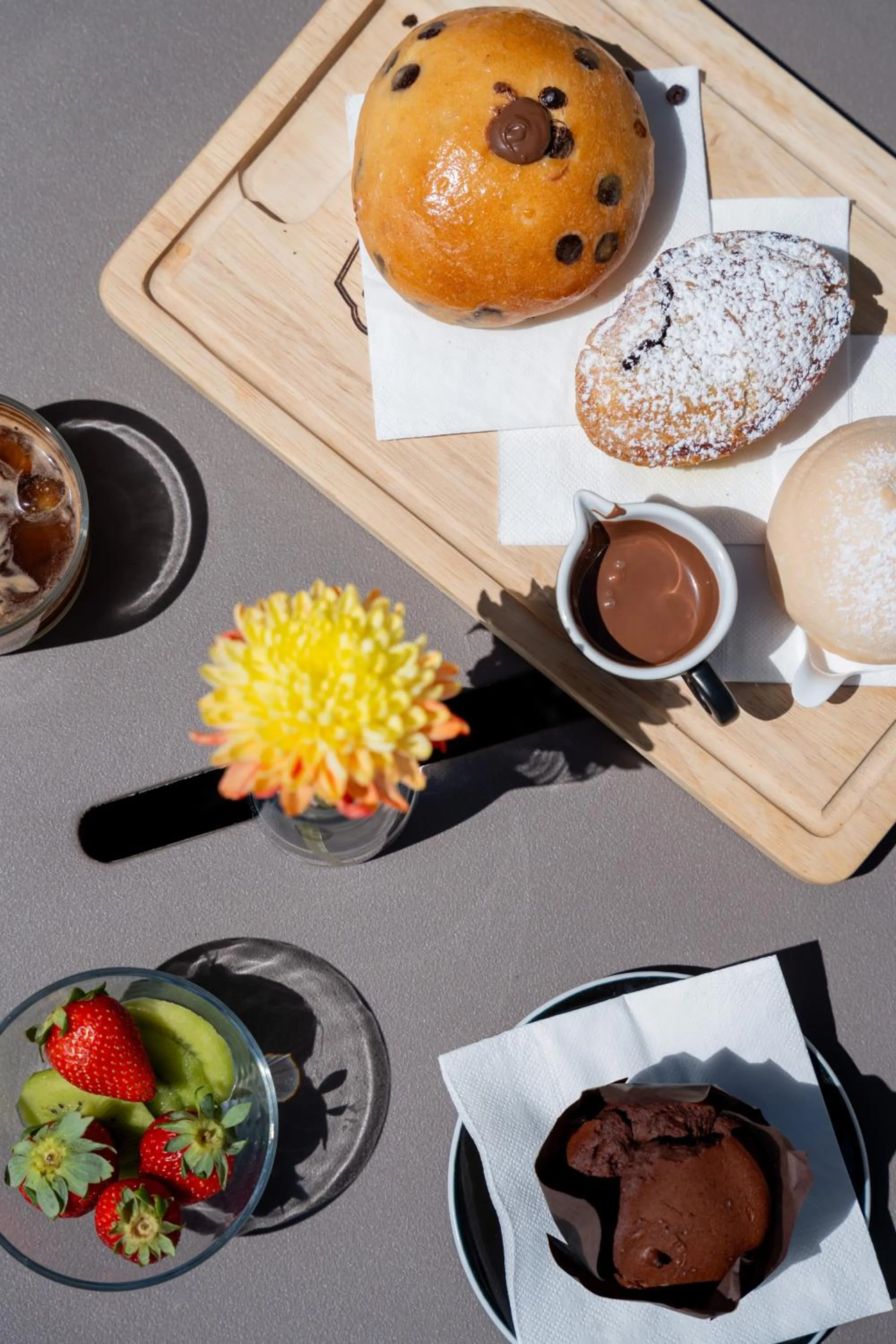 Breakfast in The Garden