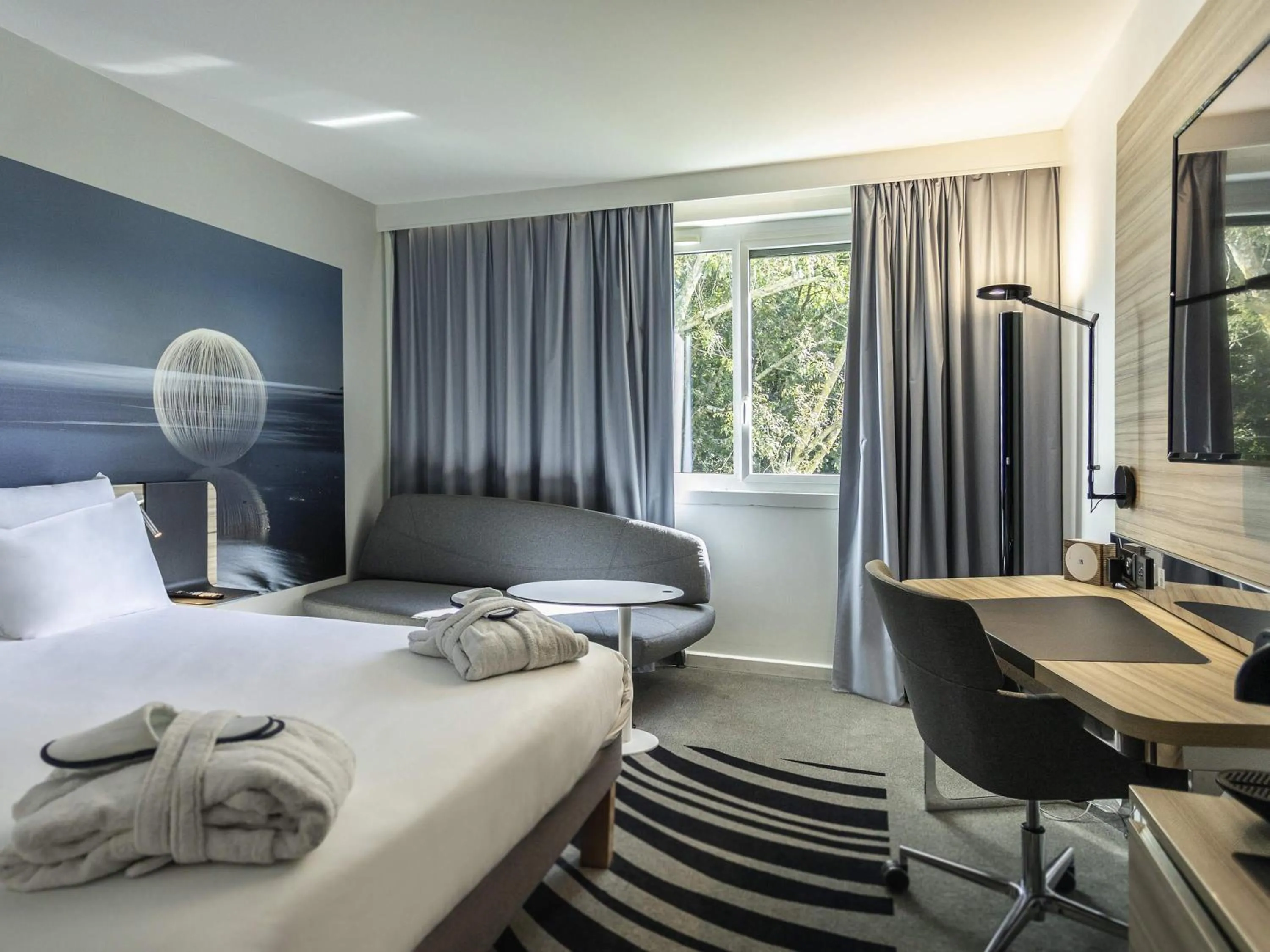 Bedroom, Bed in Novotel Valence Sud