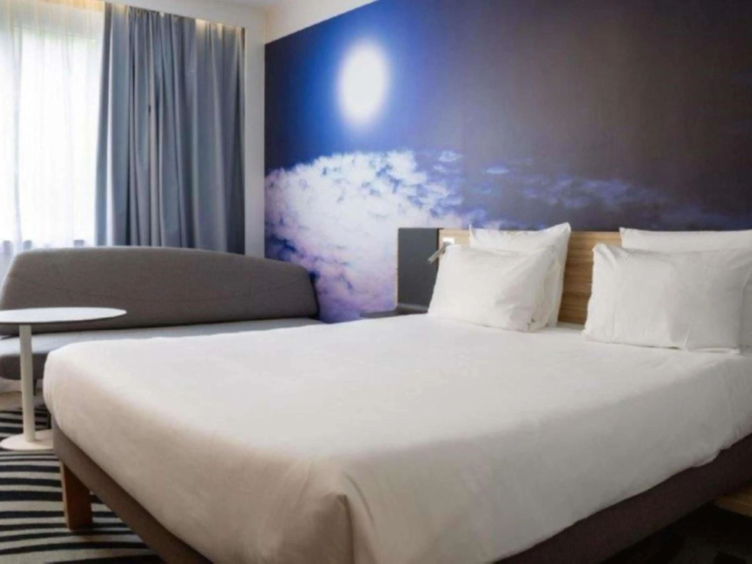 Bedroom, Bed in Novotel Valence Sud