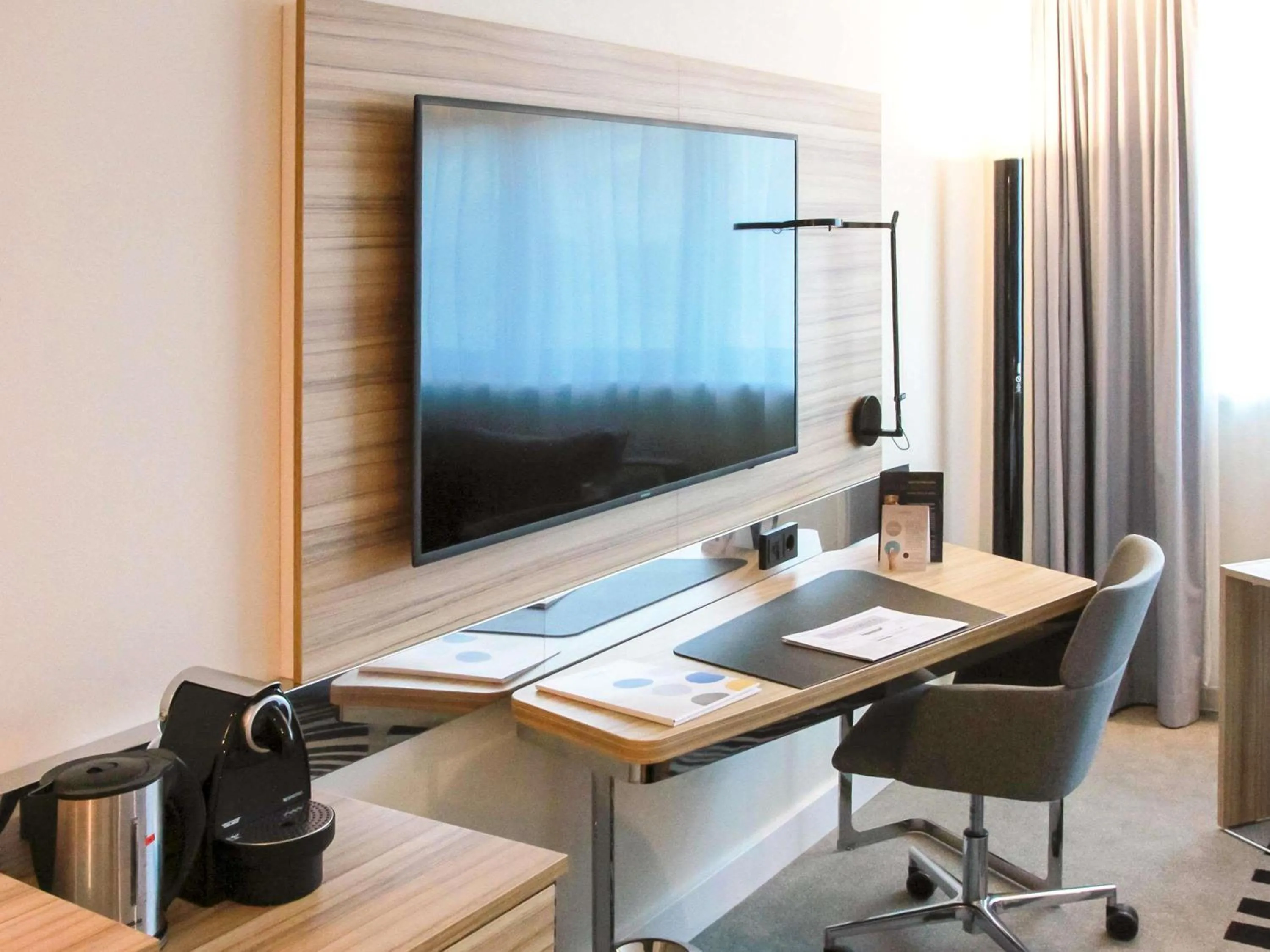 Bedroom in Novotel Valence Sud