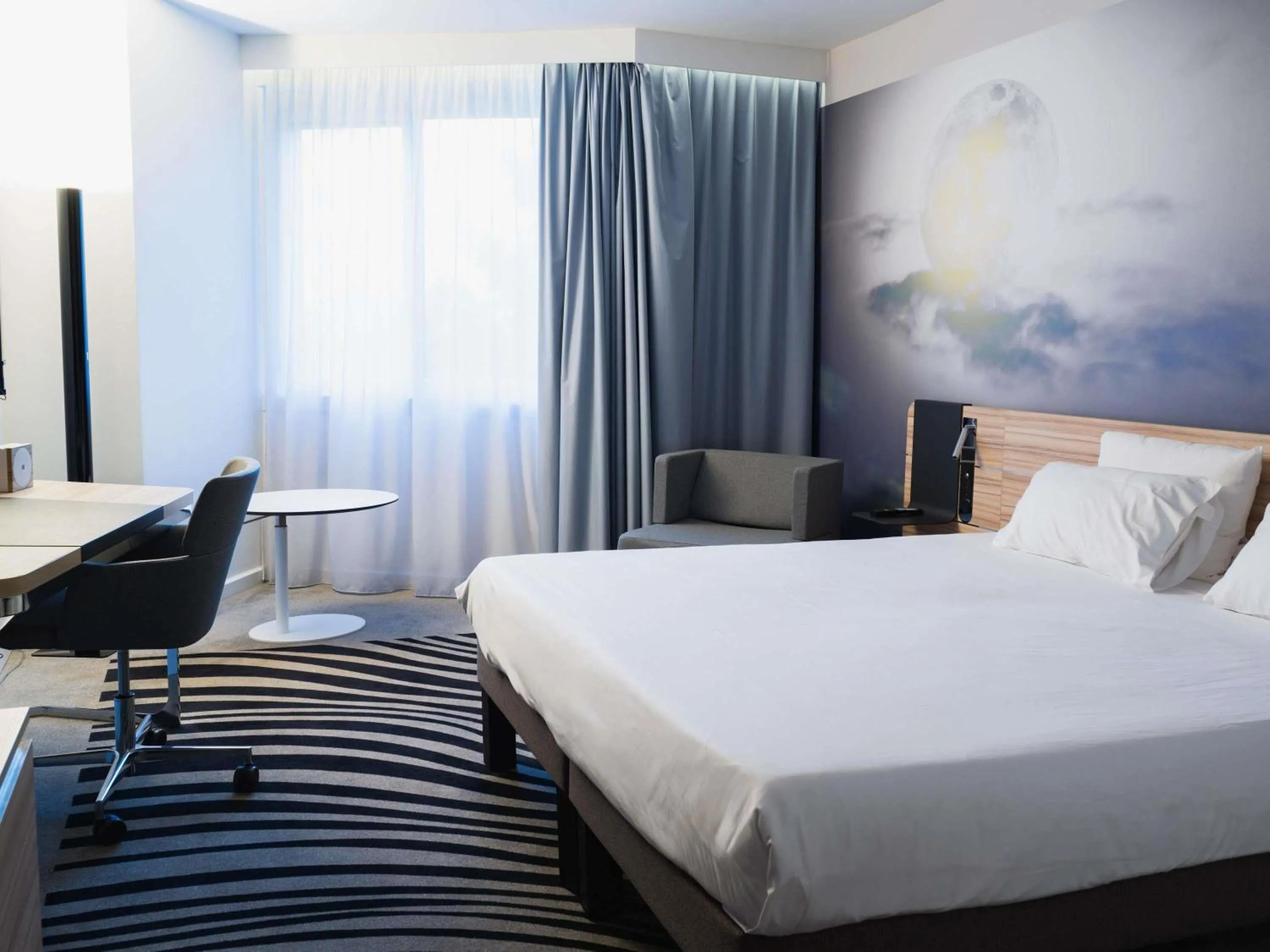 Bedroom, Bed in Novotel Valence Sud
