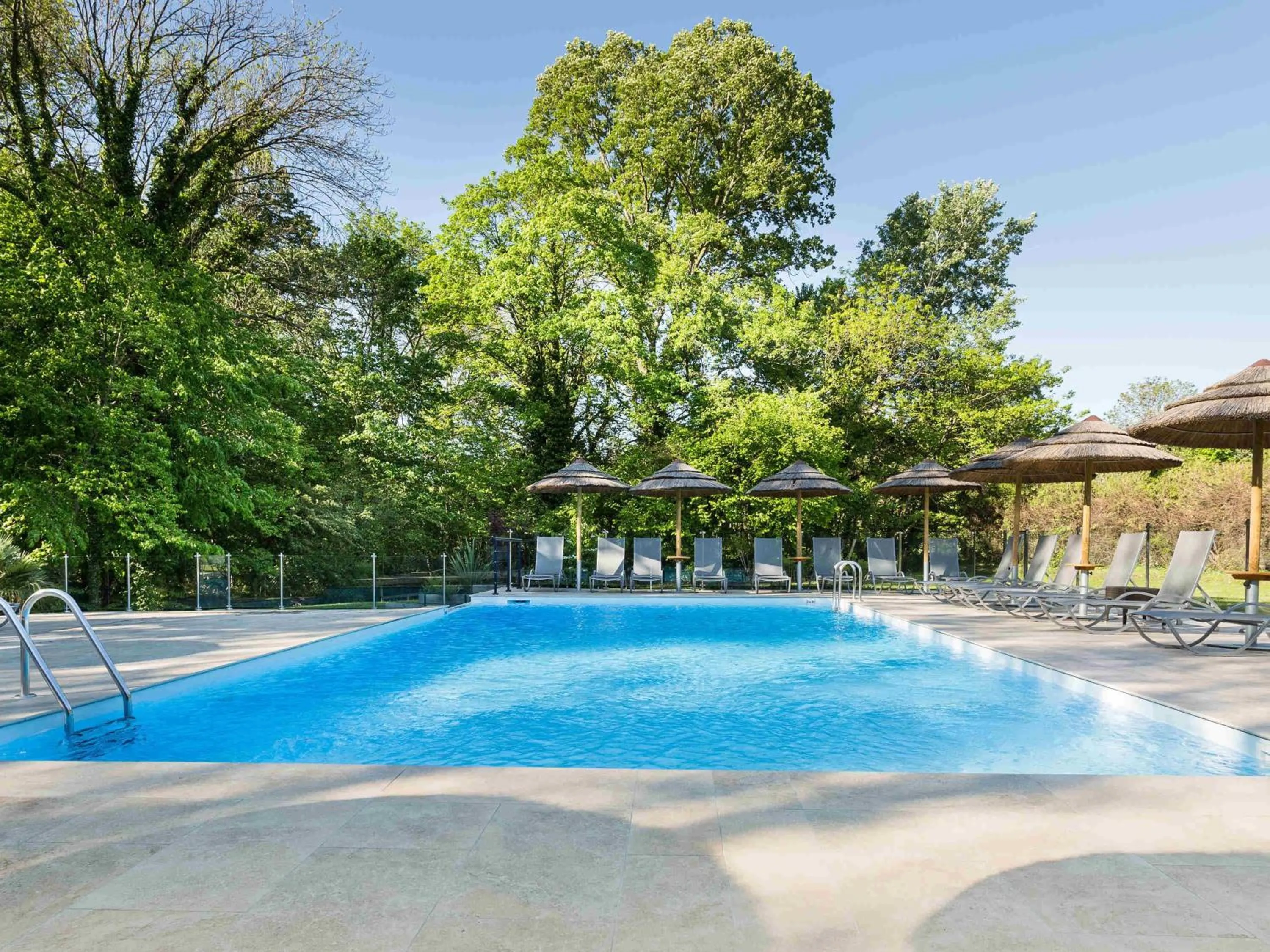 Pool view in Novotel Valence Sud