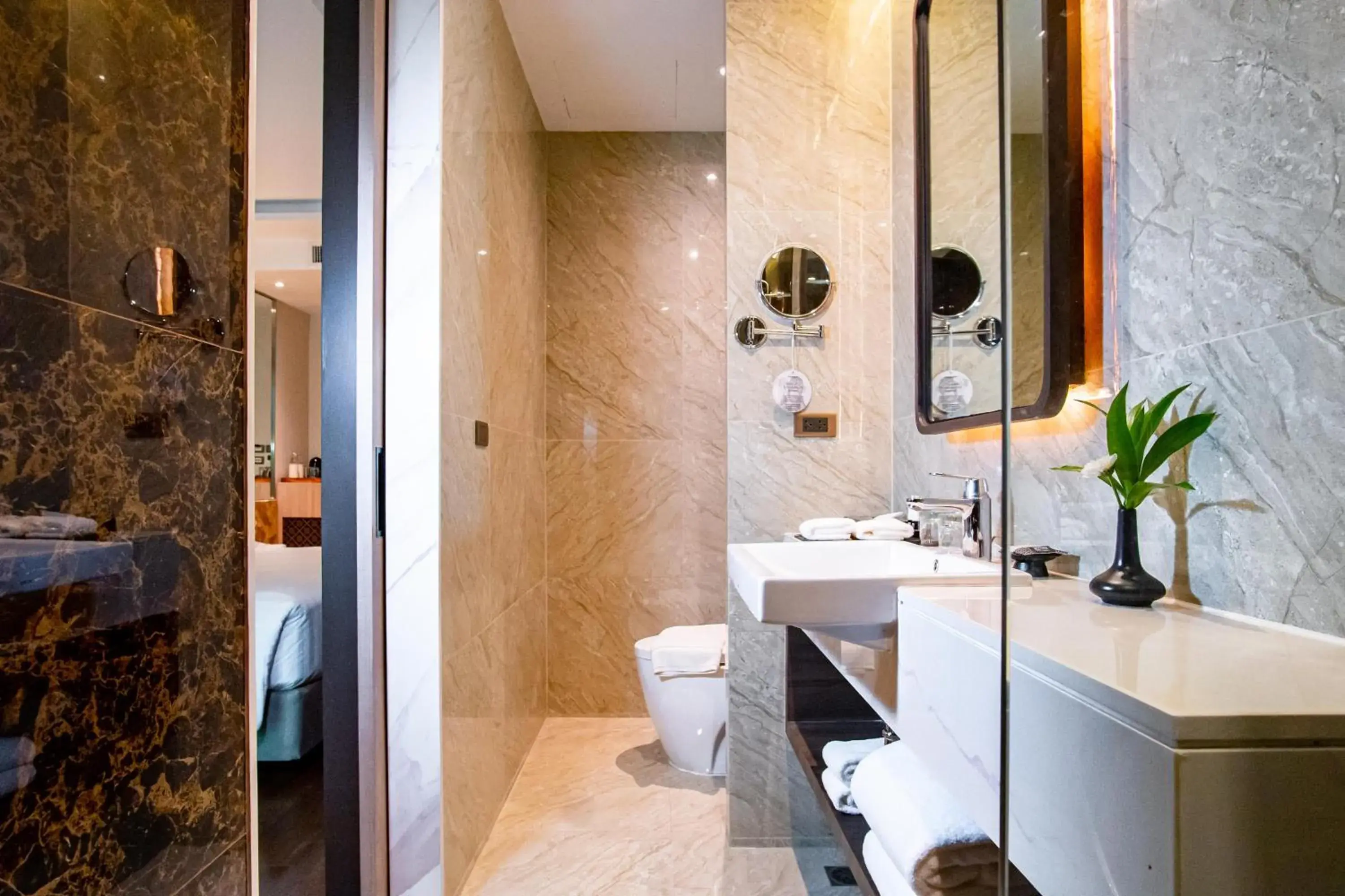 Shower in SKYVIEW Resort Phuket Patong Beach Shower in SKYVIEW Resort Phuket Patong Beach