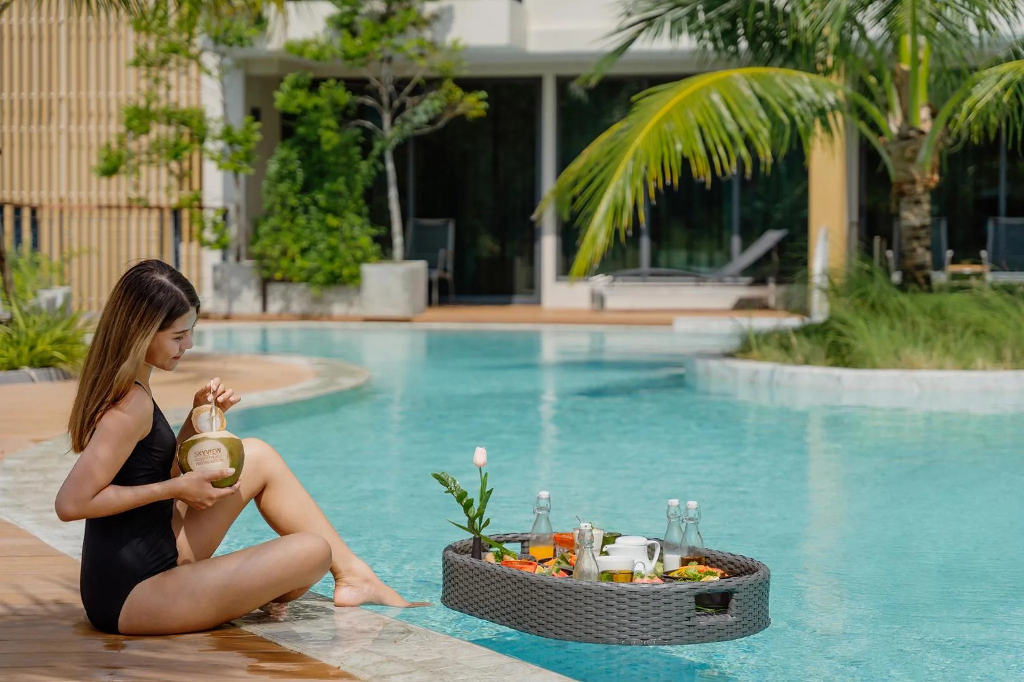 Food and drinks in SKYVIEW Resort Phuket Patong Beach