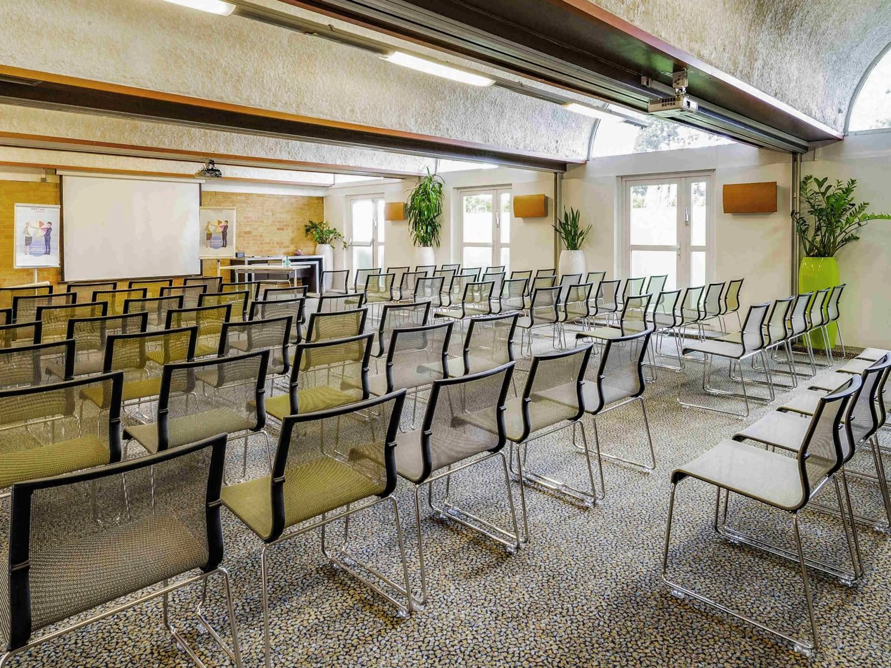 Meeting/conference room in Hôtel Novotel Valenciennes