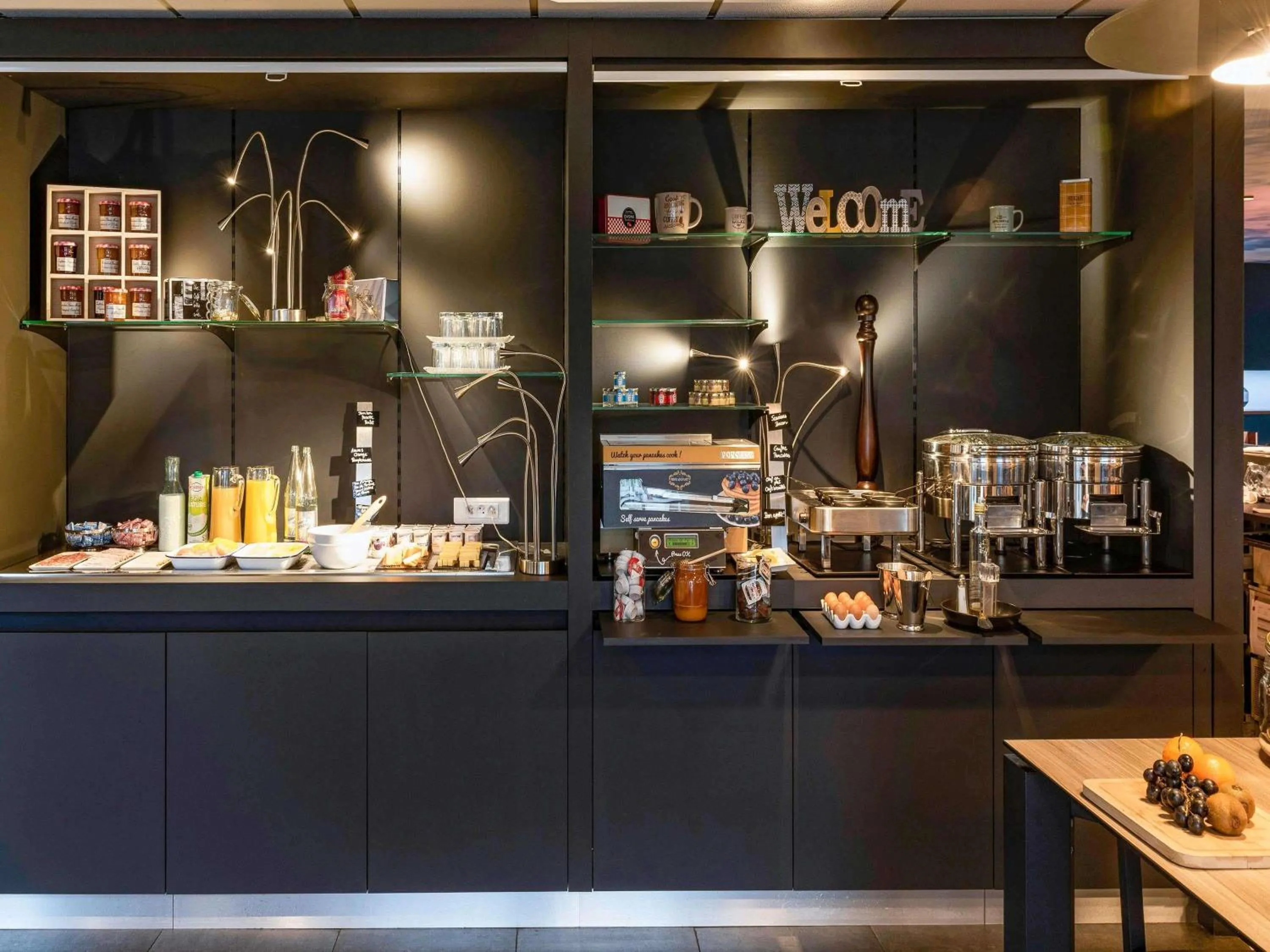 Breakfast in Hôtel Novotel Valenciennes