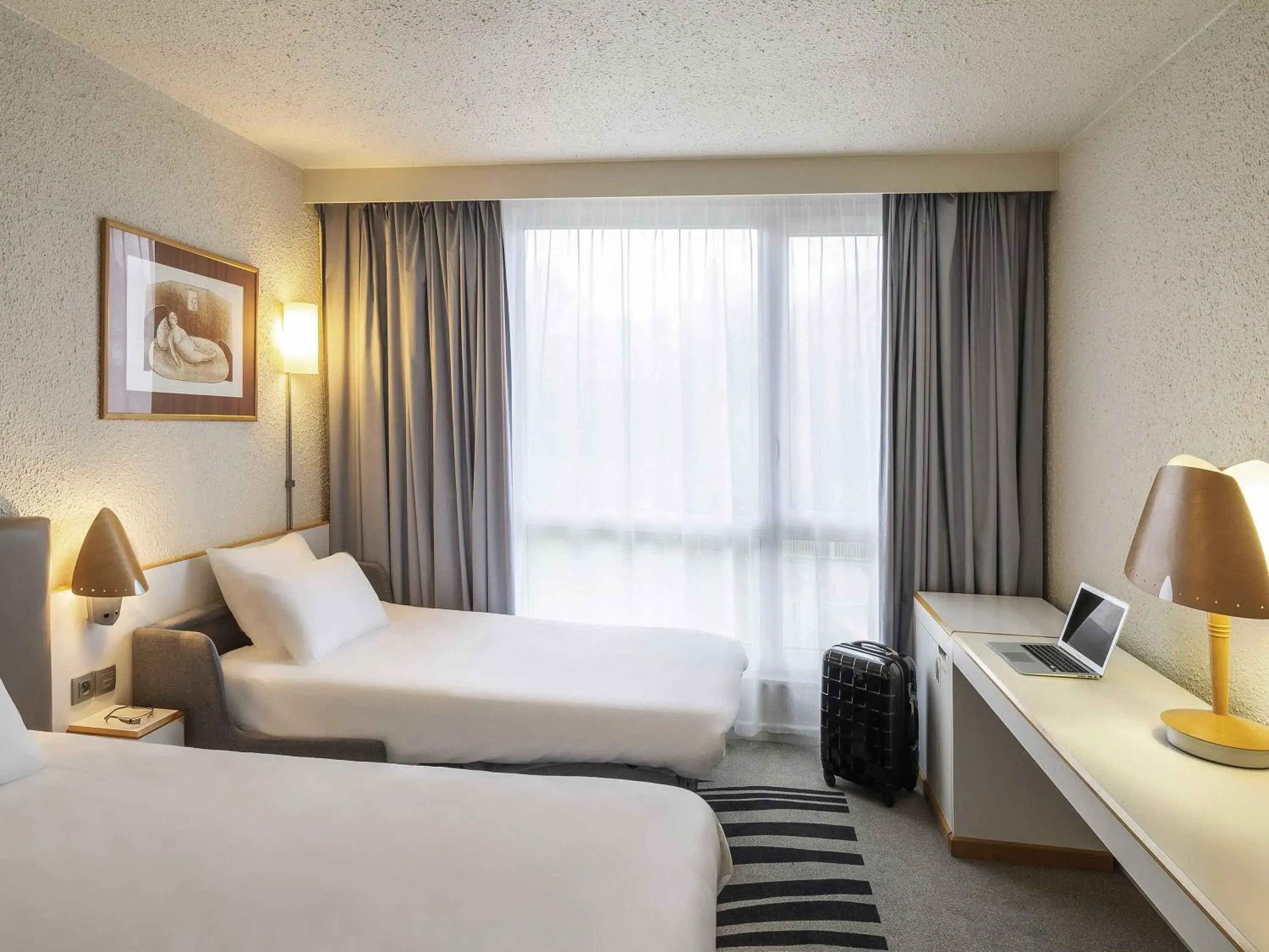 Bedroom, Bed in Hôtel Novotel Valenciennes Bedroom, Bed in Hôtel Novotel Valenciennes