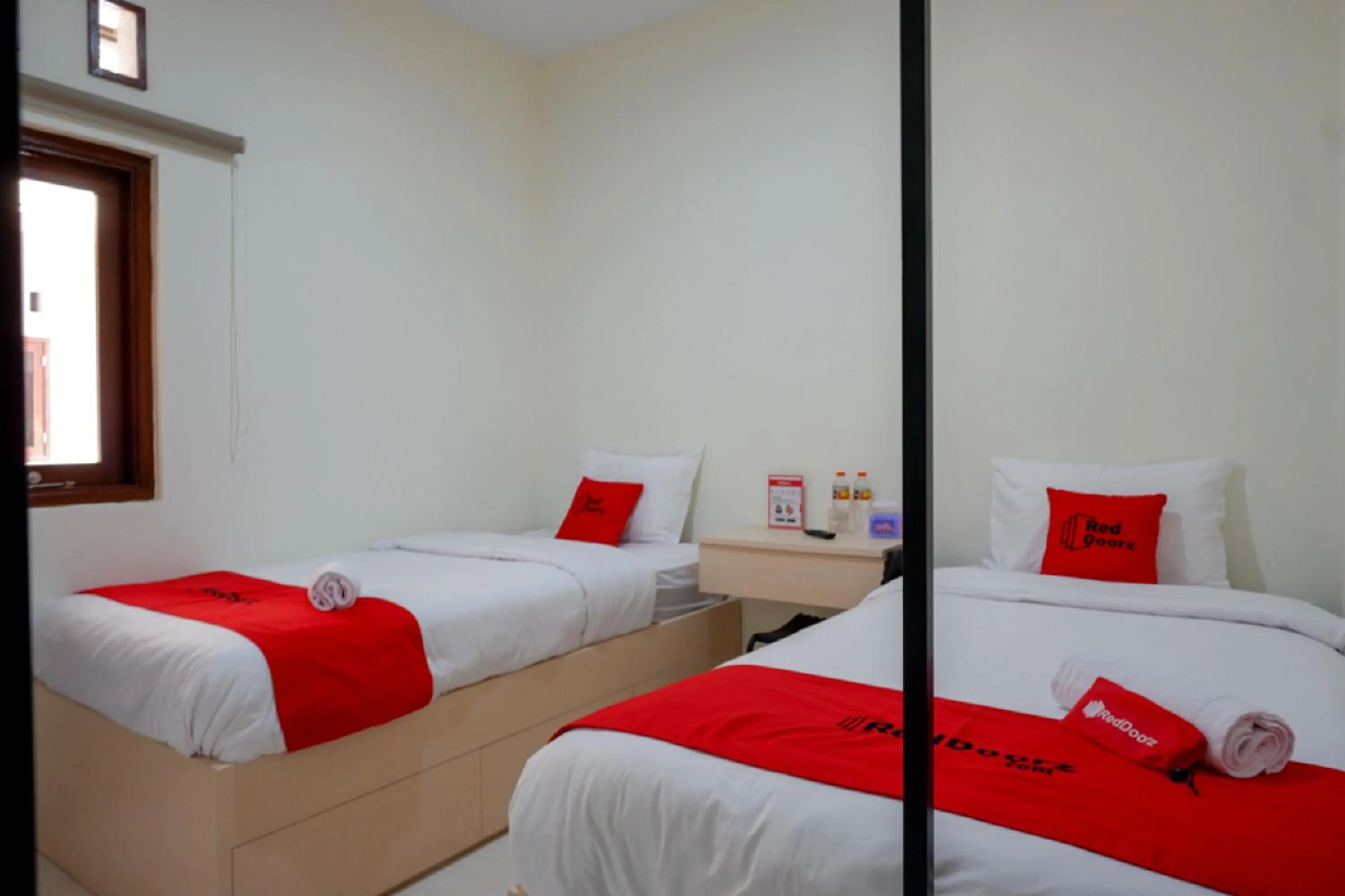 Bedroom, Bed in RedDoorz near Alun Alun Kudus 2