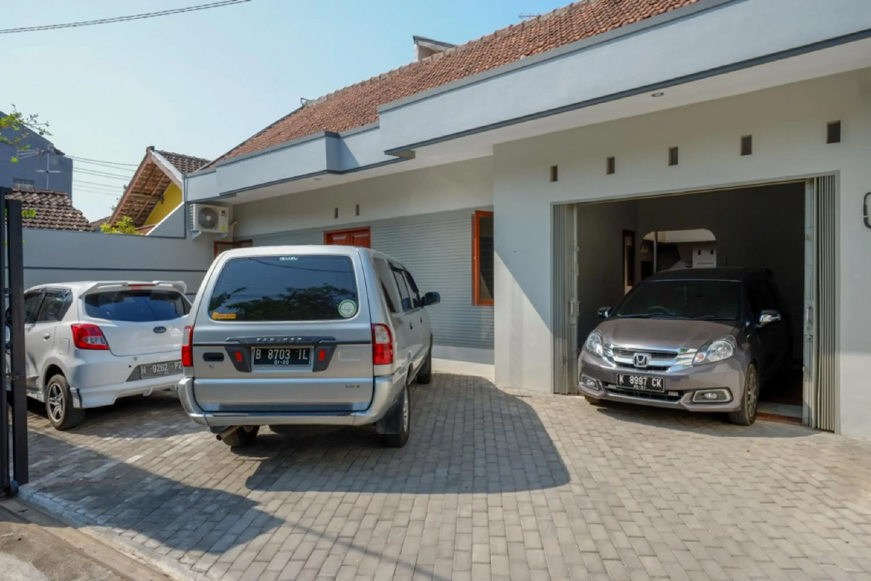 Property building in RedDoorz near Alun Alun Kudus 2 Property building in RedDoorz near Alun Alun Kudus 2