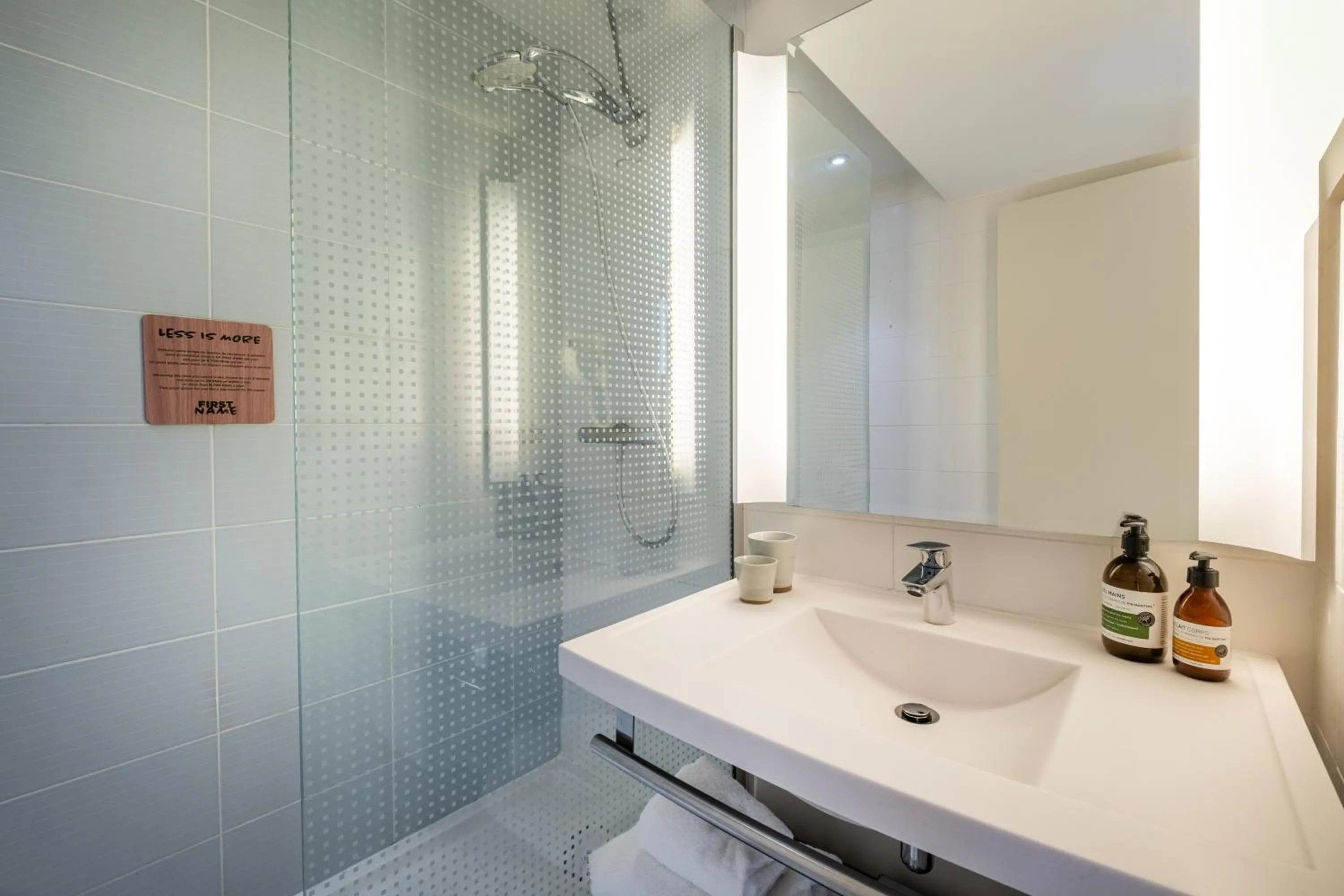 Bathroom in FirstName Toulouse Résidence