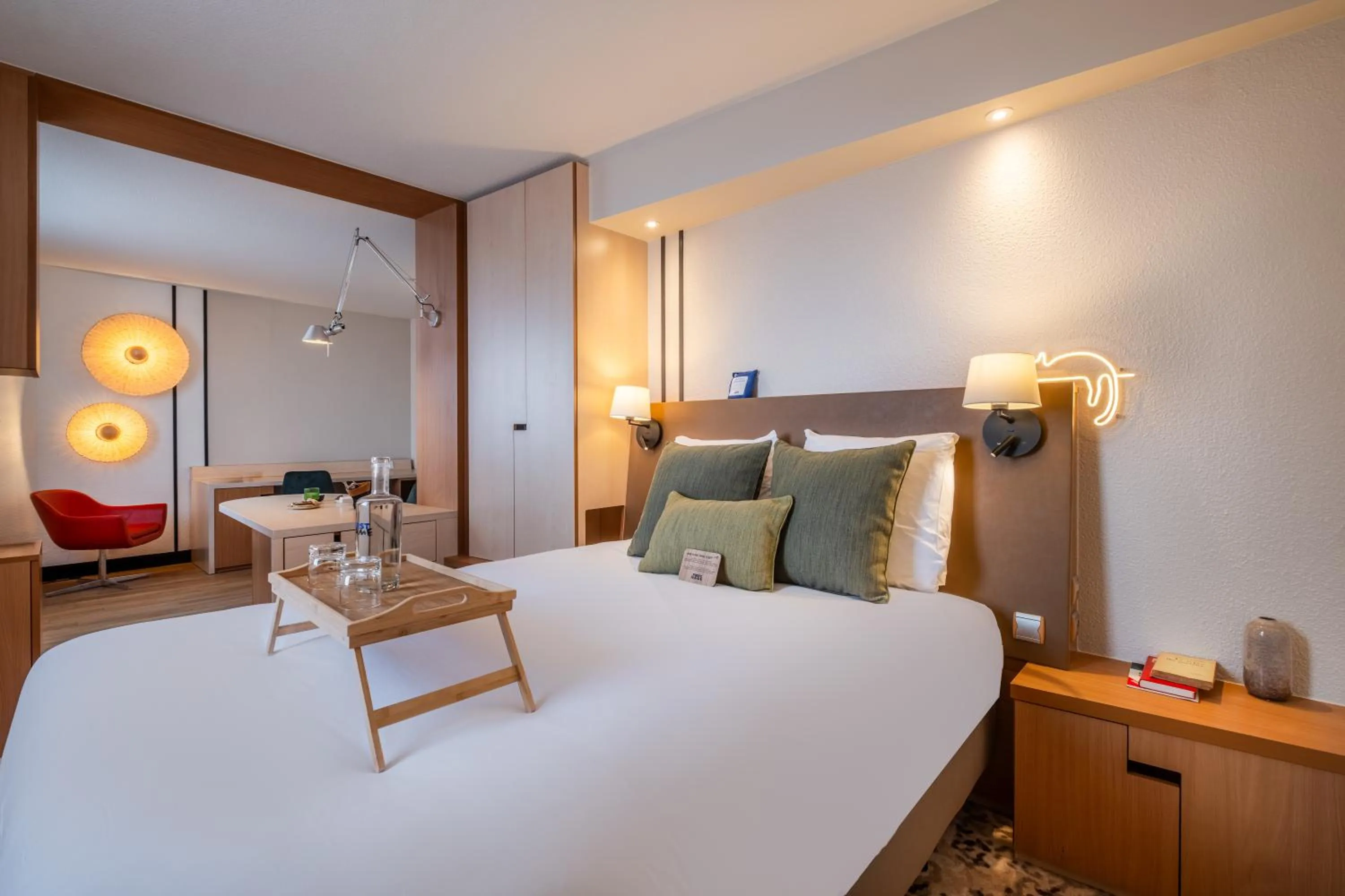 Bedroom, Bed in FirstName Toulouse Résidence