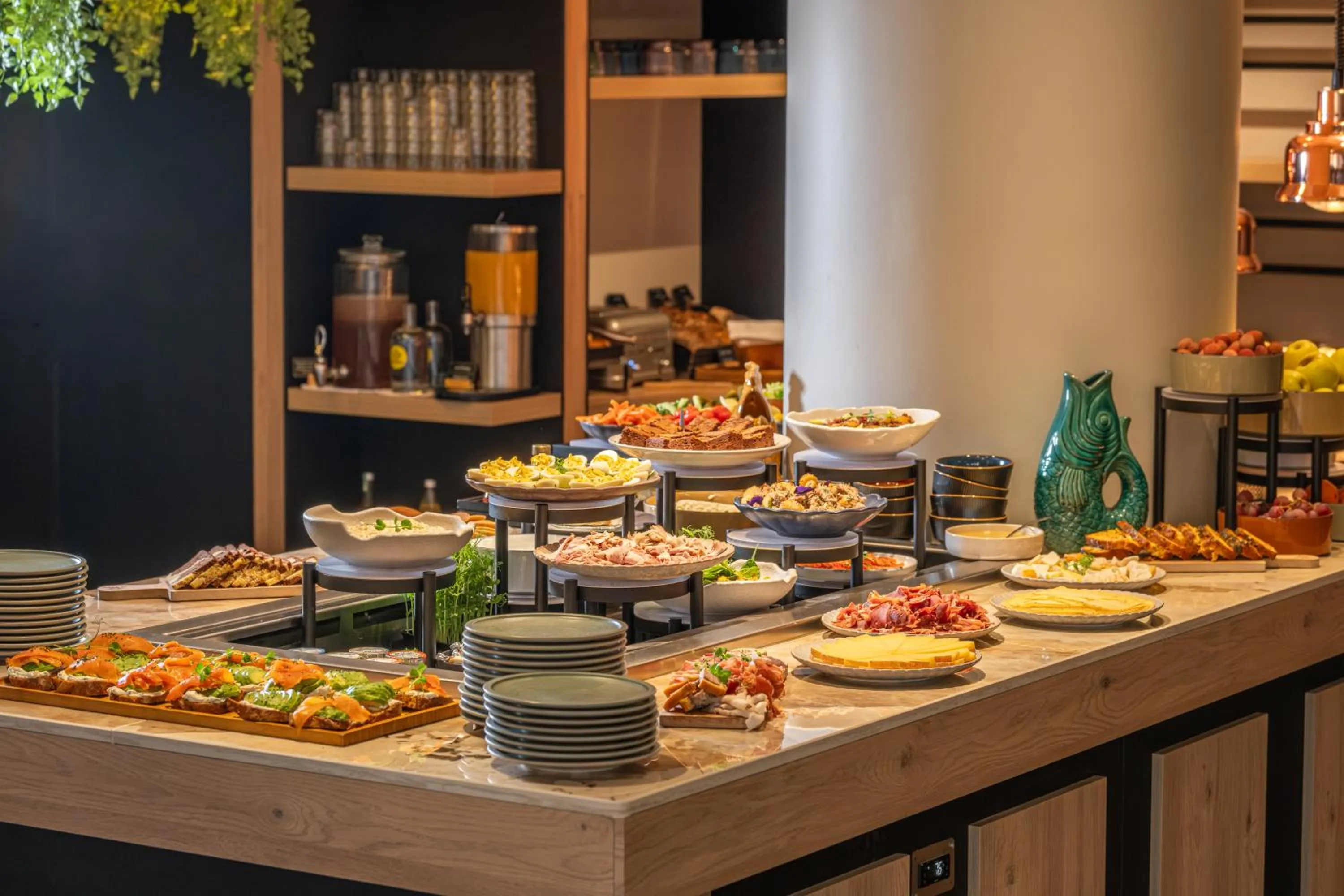 Restaurant/places to eat in FirstName Toulouse Résidence