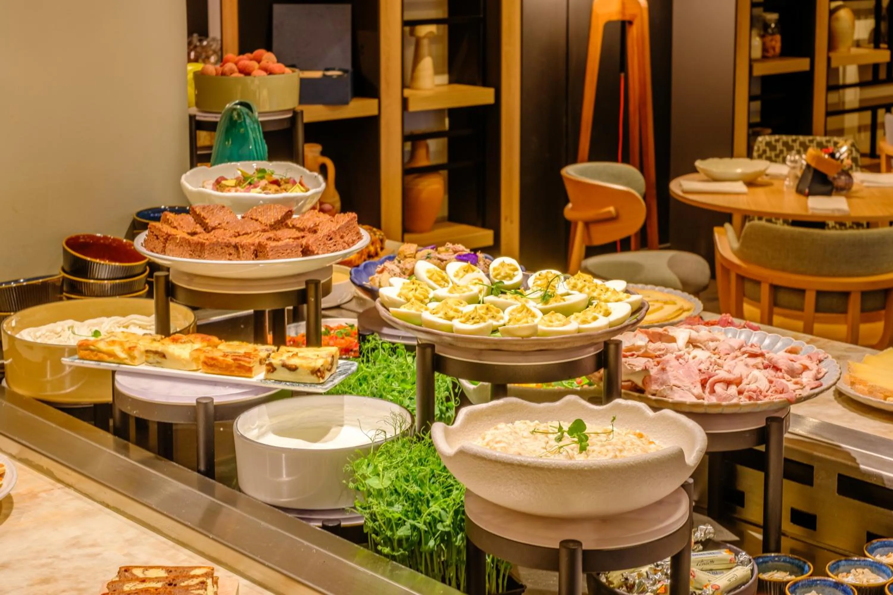 Restaurant/places to eat in FirstName Toulouse Résidence