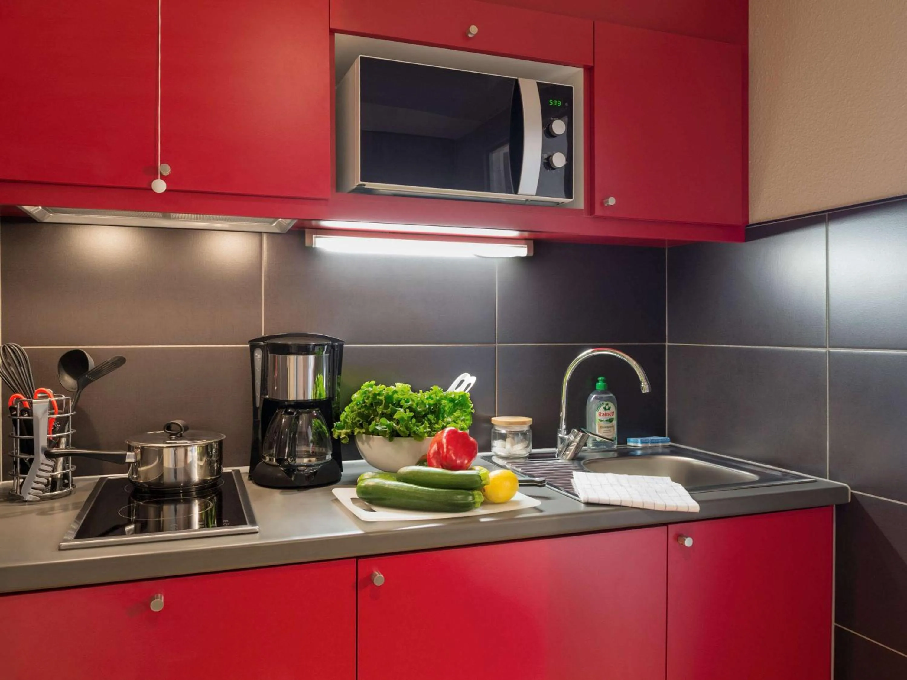 Photo of the whole room in Aparthotel Adagio Toulouse Centre Ramblas