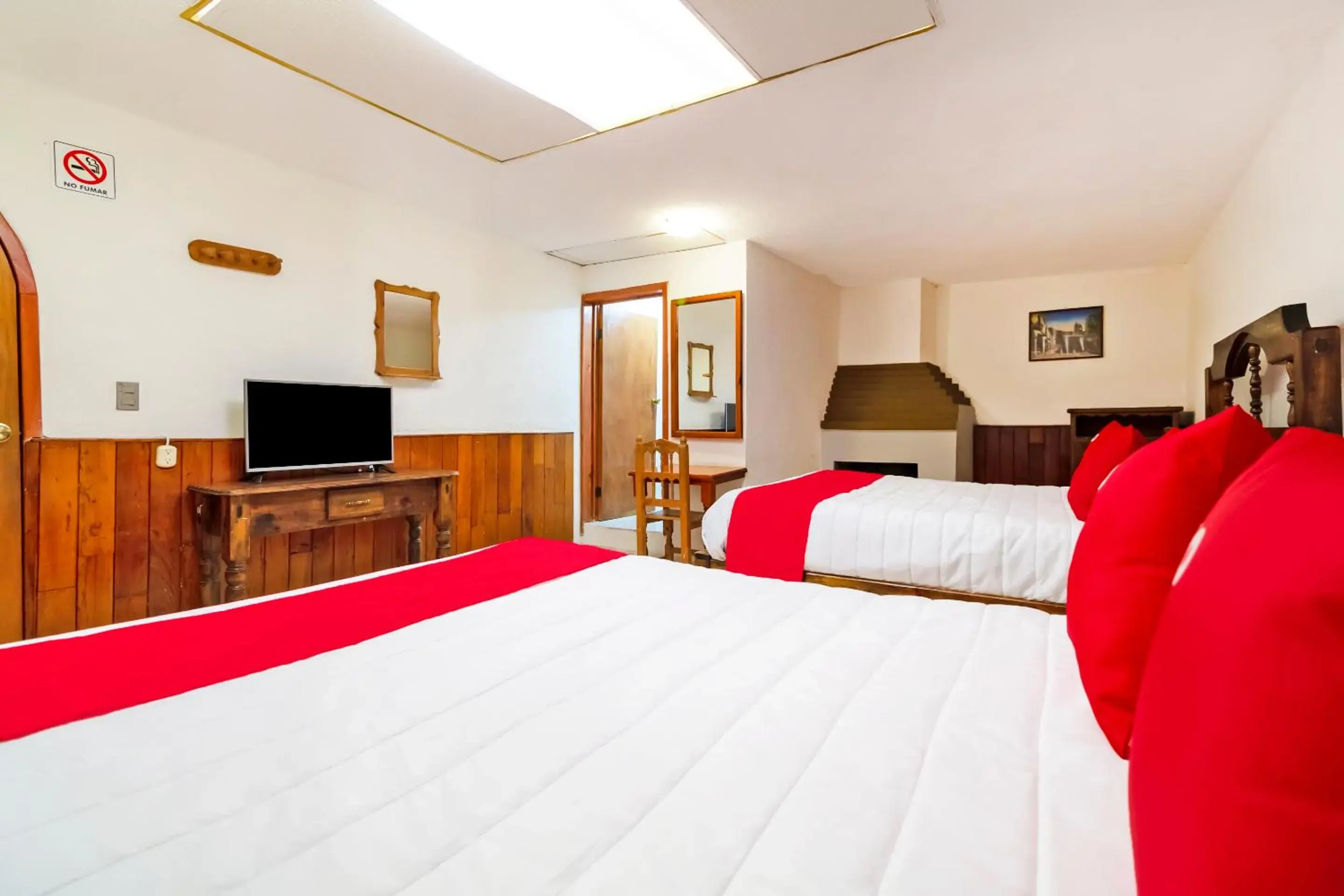 Bedroom, Bed in OYO Hotel Las Nubes,Mercado de Dulces y Artesanias Ambar Bedroom, Bed in OYO Hotel Las Nubes,Mercado de Dulces y Artesanias Ambar