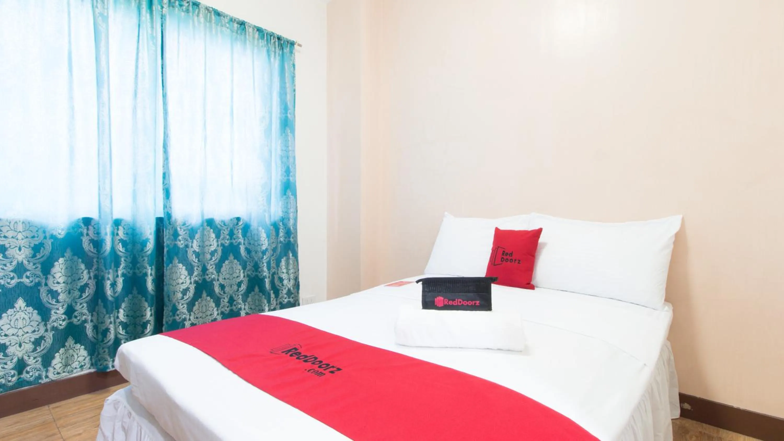 Photo of the whole room, Bed in RedDoorz @ San Jose Tagbak Jaro Iloilo