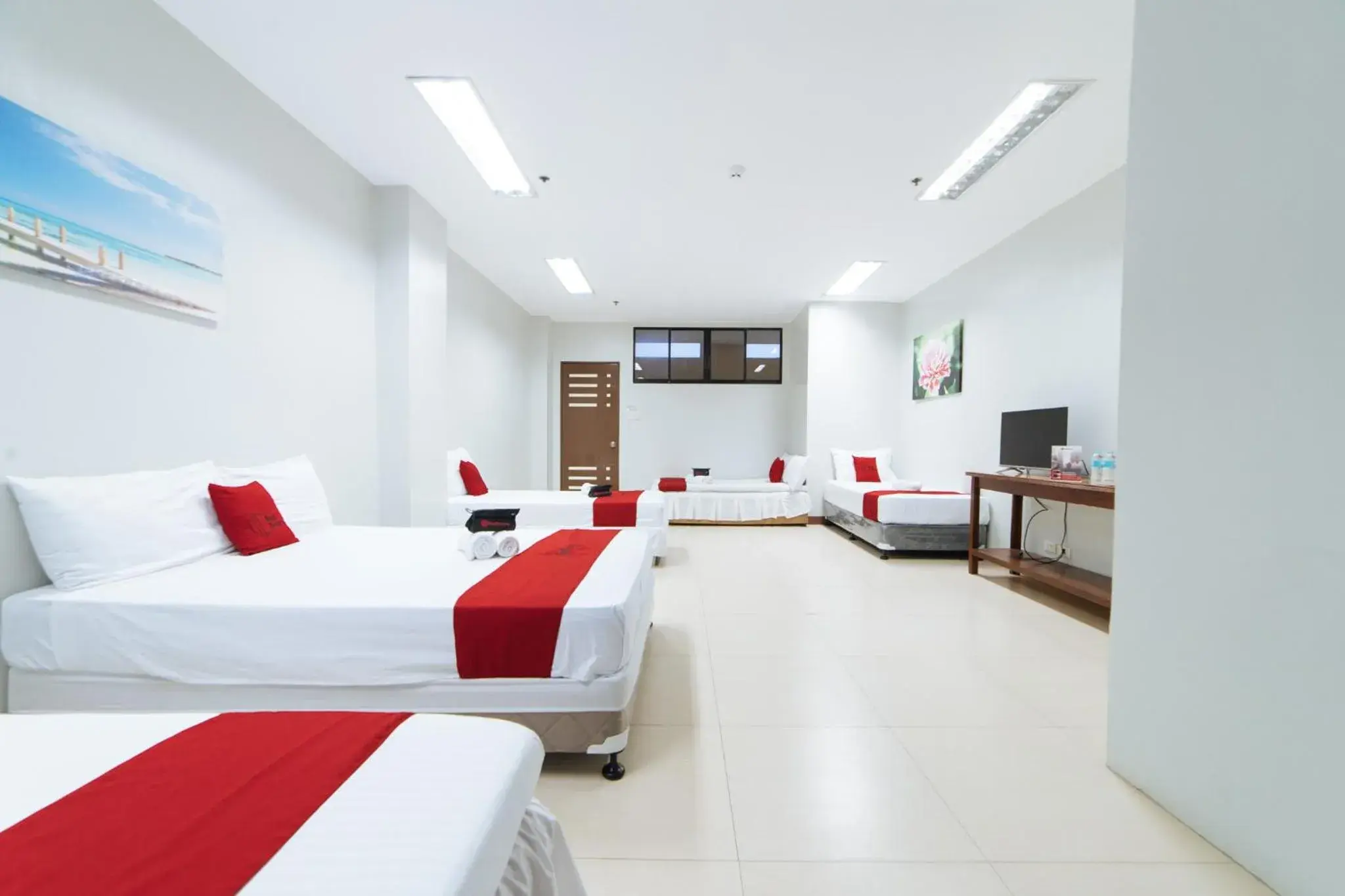 Bed in RedDoorz @ San Jose Tagbak Jaro Iloilo Bed in RedDoorz @ San Jose Tagbak Jaro Iloilo