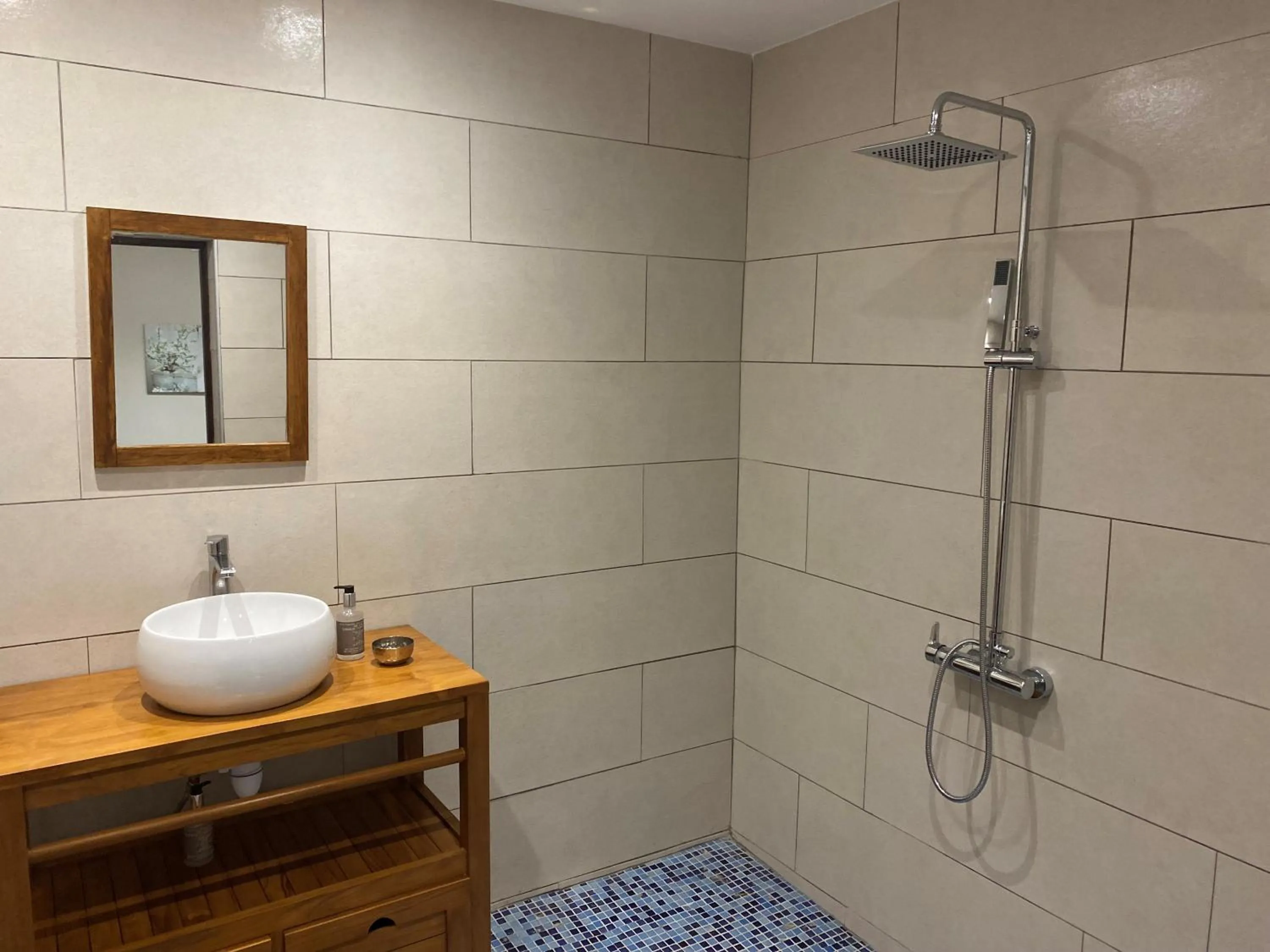 Bathroom in Les Géraniums