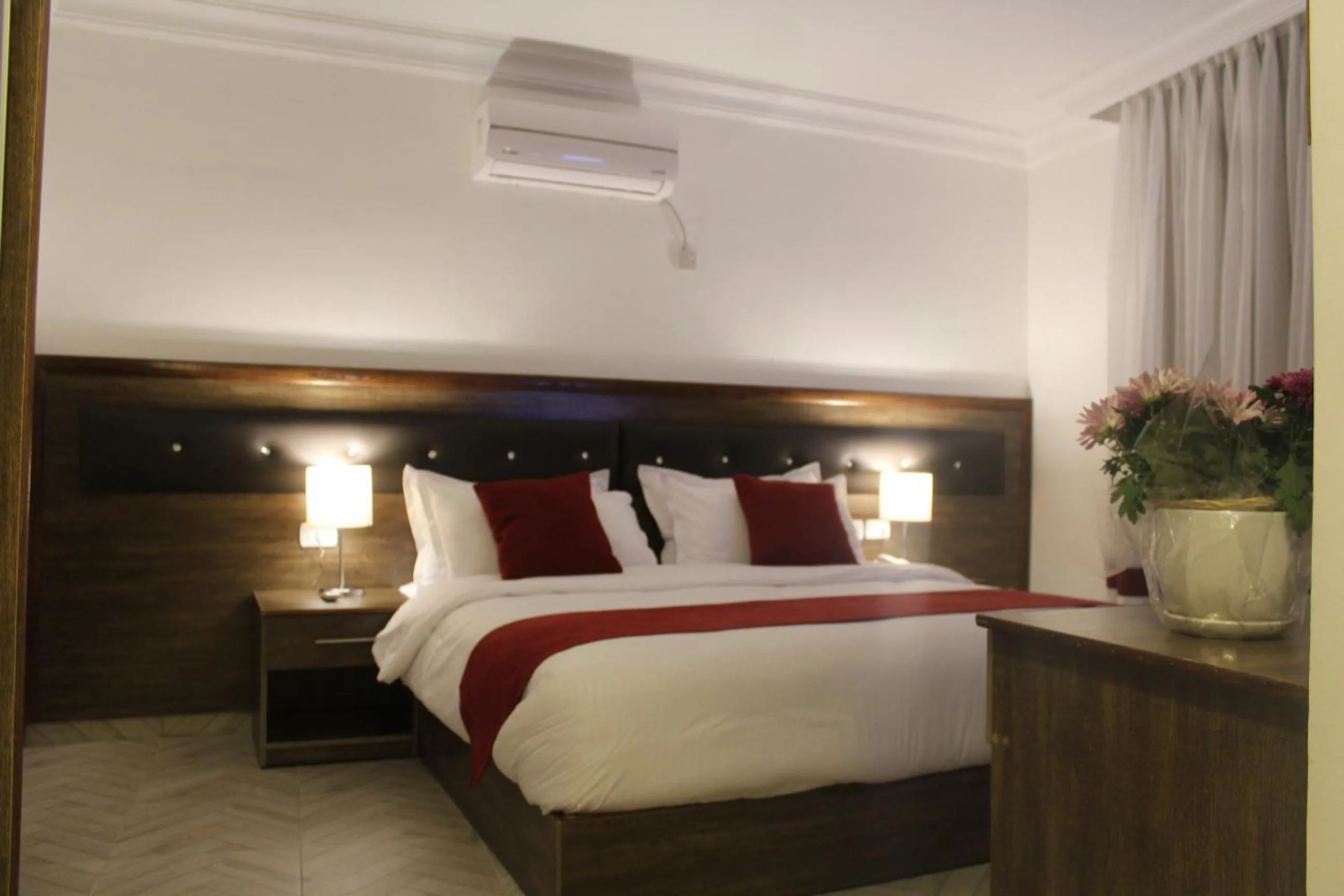 Bed in Petra Corner Hotel