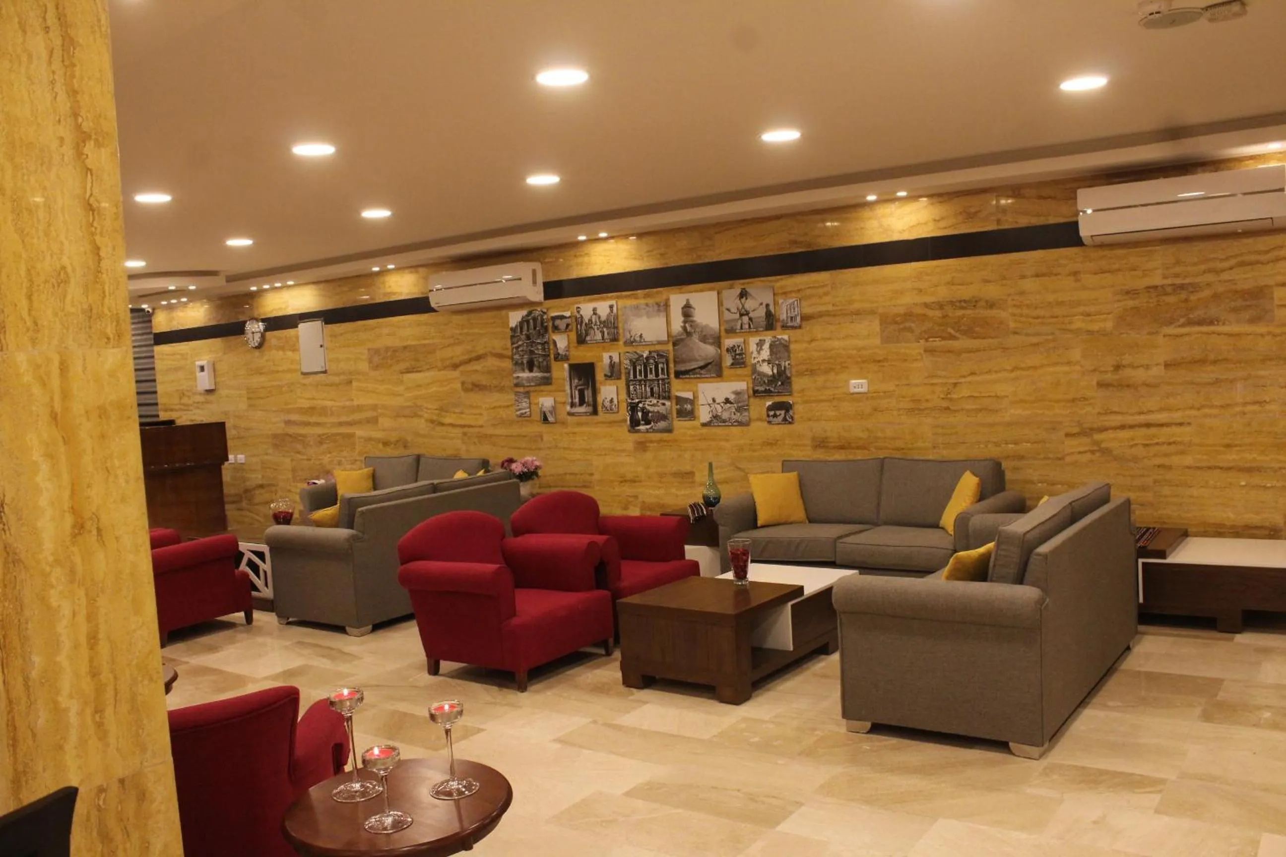 Lounge or bar in Petra Corner Hotel