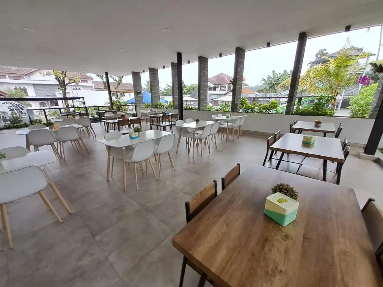 Restaurant/places to eat in HOTEL & WISMA BINTANG JADAYAT Restaurant/places to eat in HOTEL & WISMA BINTANG JADAYAT