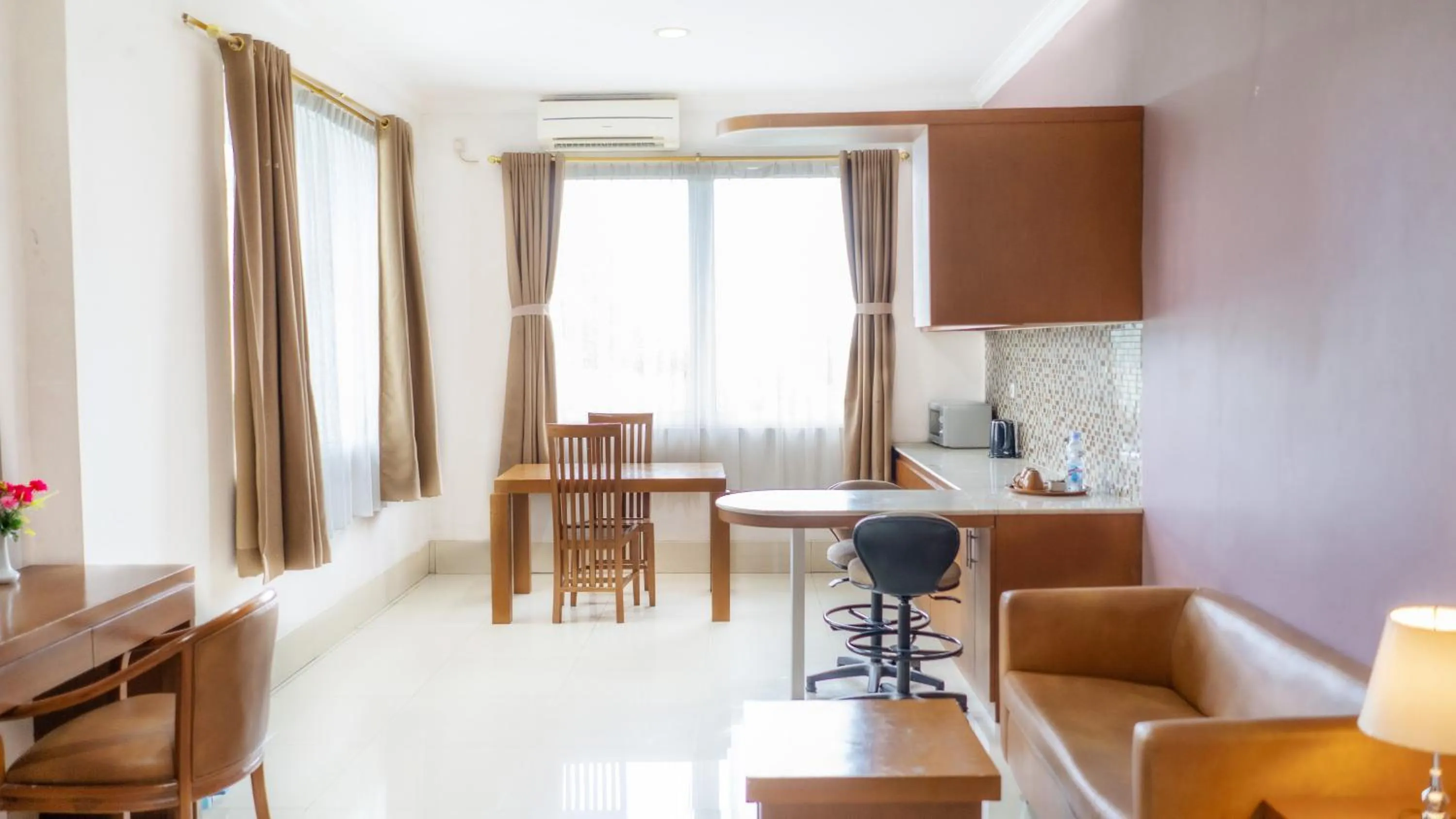 HOTEL & WISMA BINTANG JADAYAT