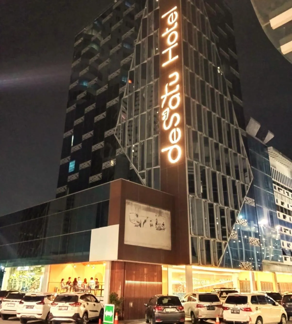 Restaurant/places to eat in Desatu Hotel