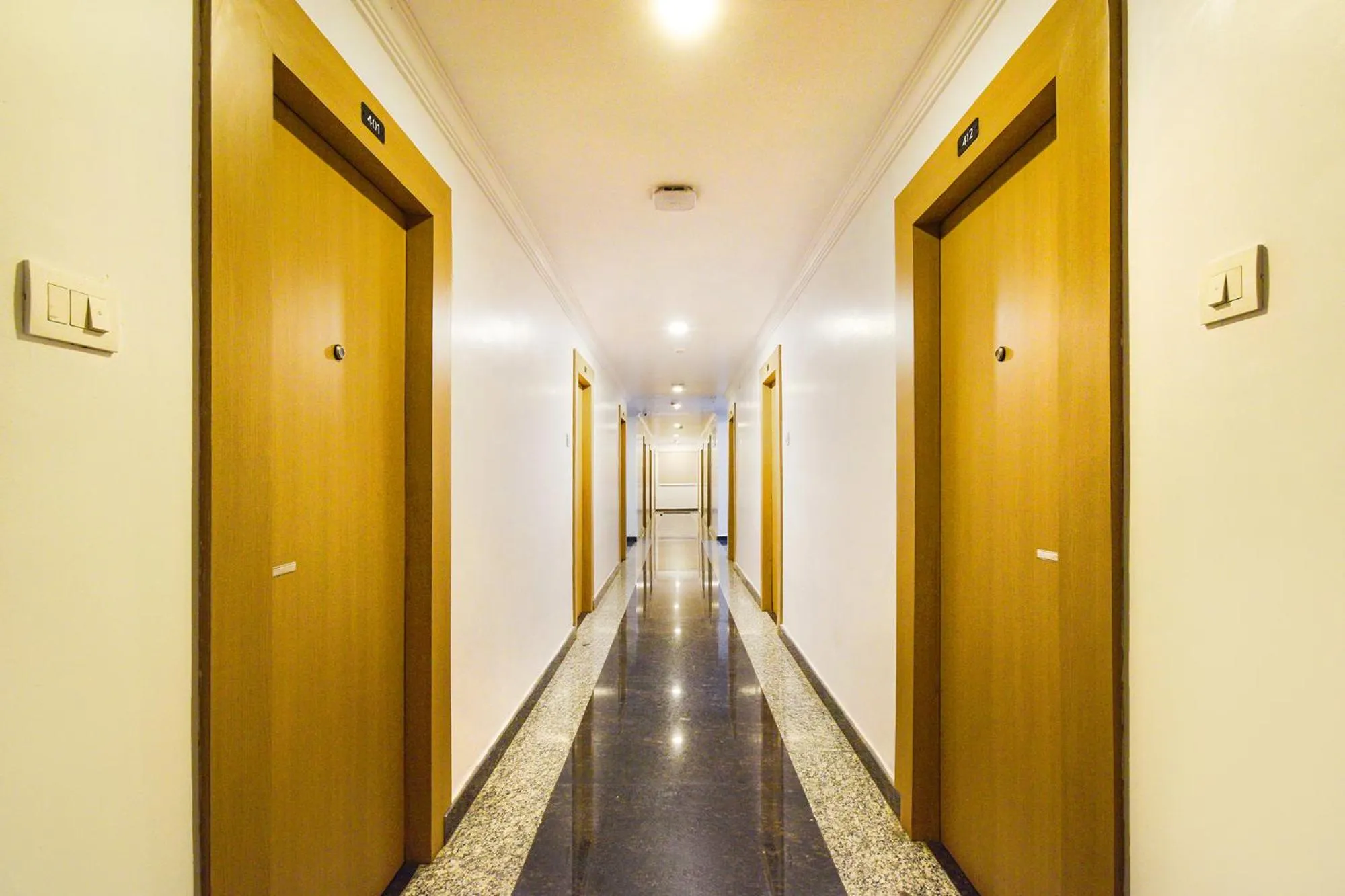 Lobby or reception in Fabhotel Cinco Primera Nr LV Prasad, Banjara Hills