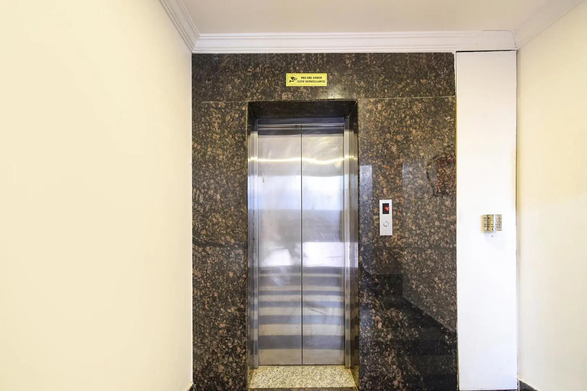 elevator in Fabhotel Cinco Primera Nr LV Prasad, Banjara Hills elevator in Fabhotel Cinco Primera Nr LV Prasad, Banjara Hills