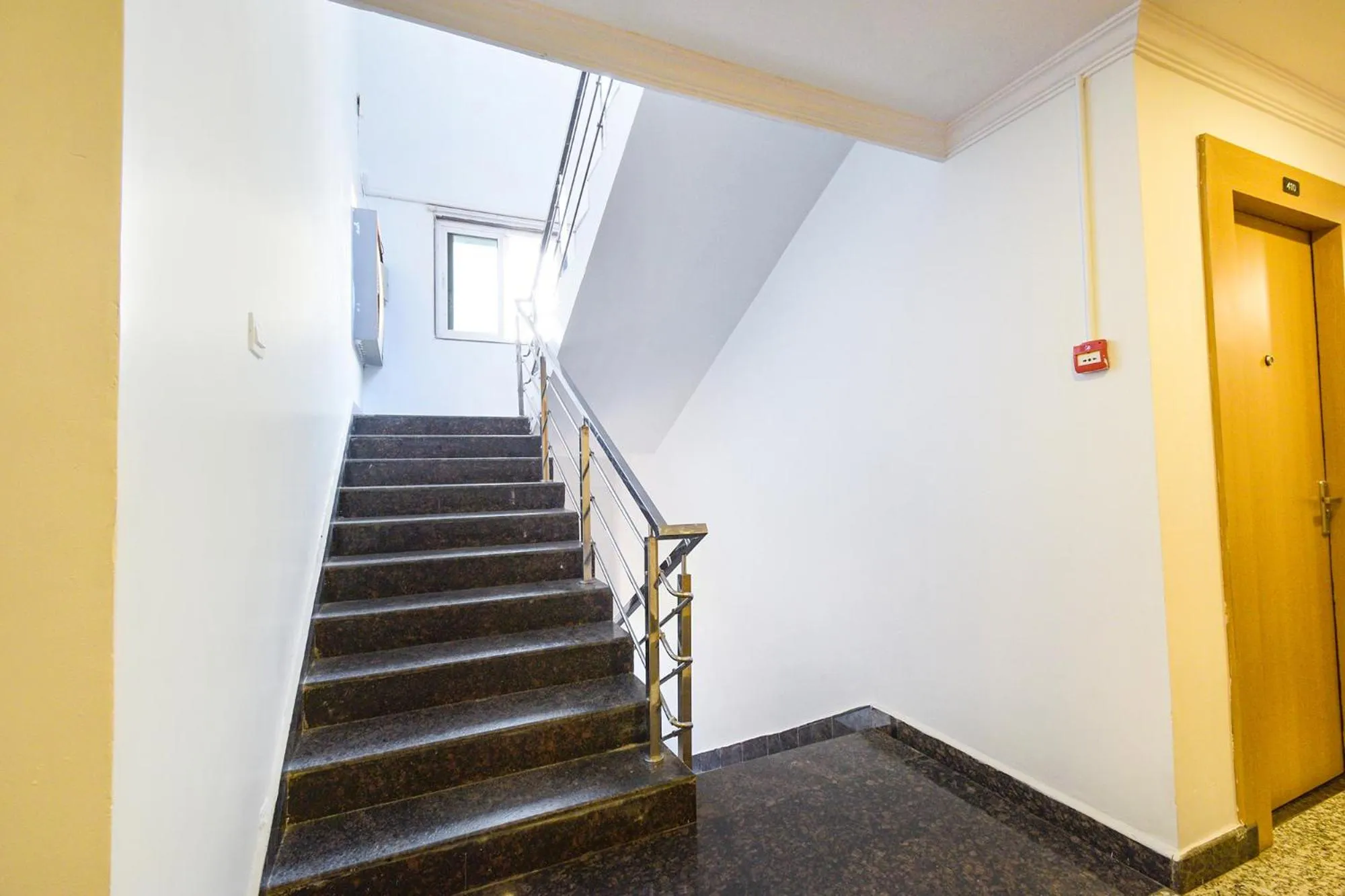 Lobby or reception in Fabhotel Cinco Primera Nr LV Prasad, Banjara Hills