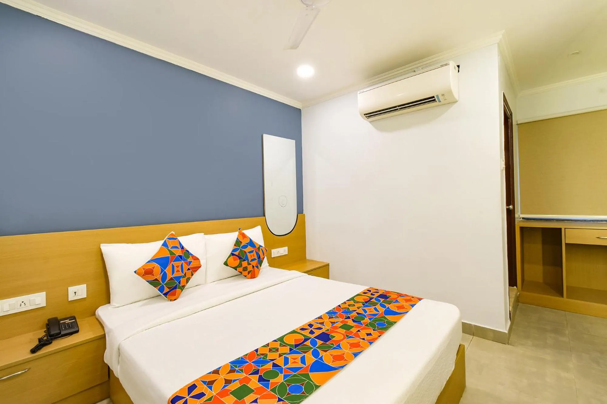 Bed in Fabhotel Cinco Primera Nr LV Prasad, Banjara Hills