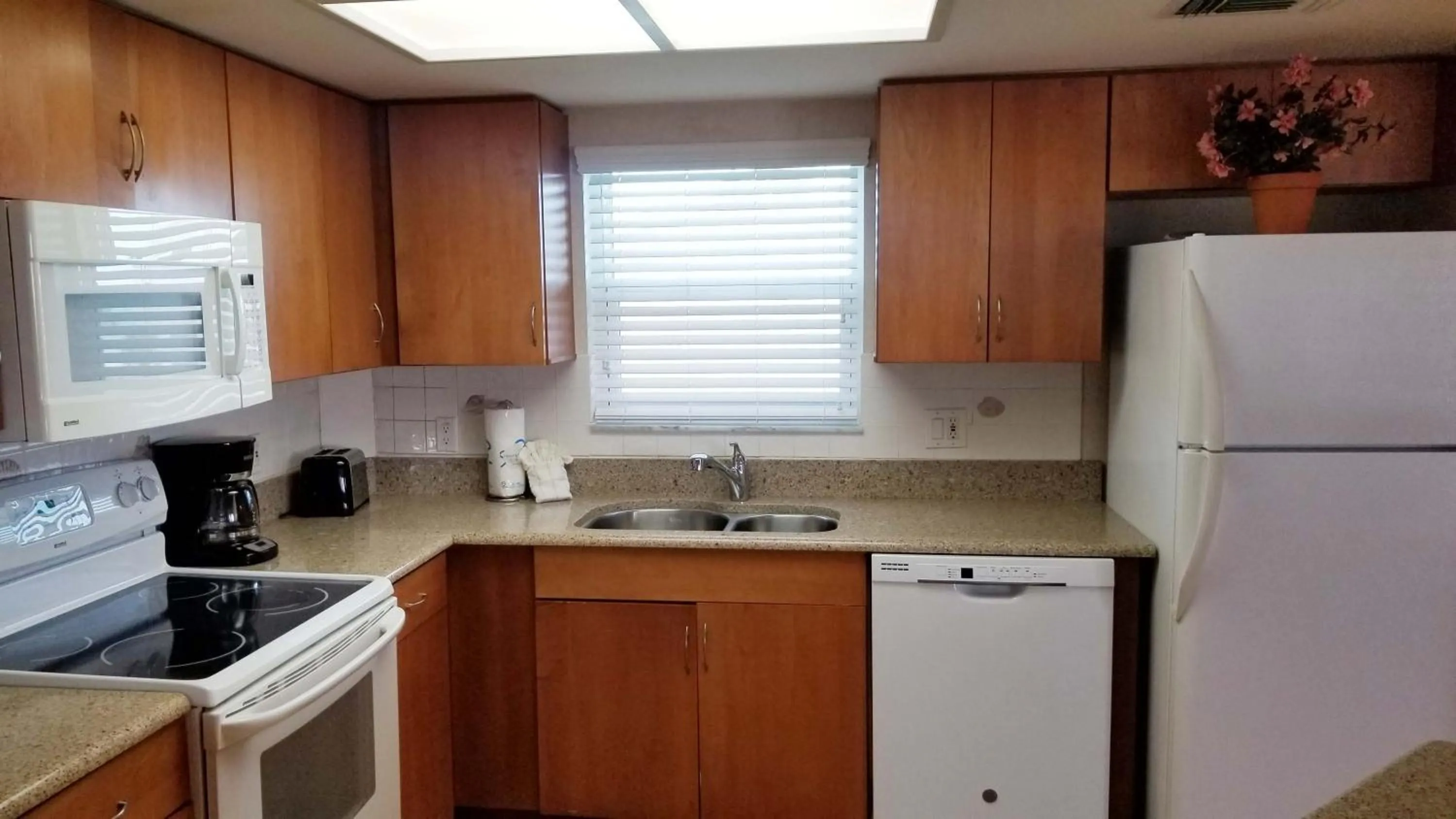 Kitchen or kitchenette in Gulf Strand Resort by Travel Resort Services