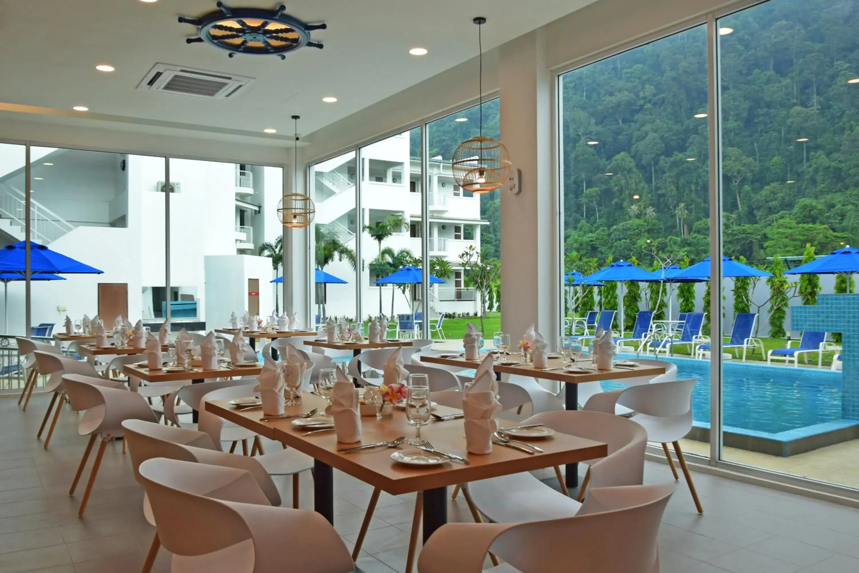 Restaurant/places to eat in AVI Pangkor Beach Resort Restaurant/places to eat in AVI Pangkor Beach Resort