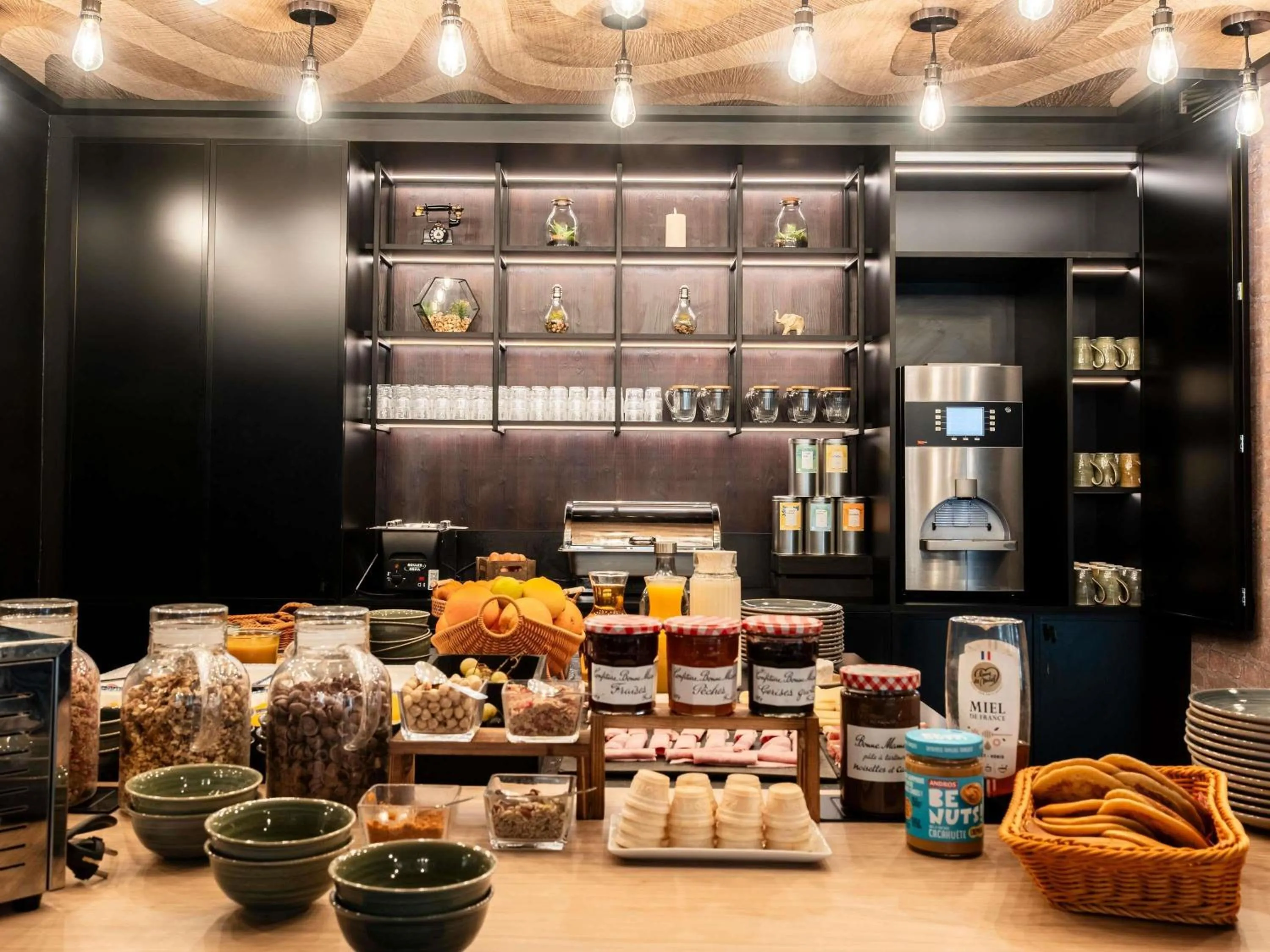 Food and drinks in Ibis Styles Lyon Villeurbanne Parc de la Tête d'Or