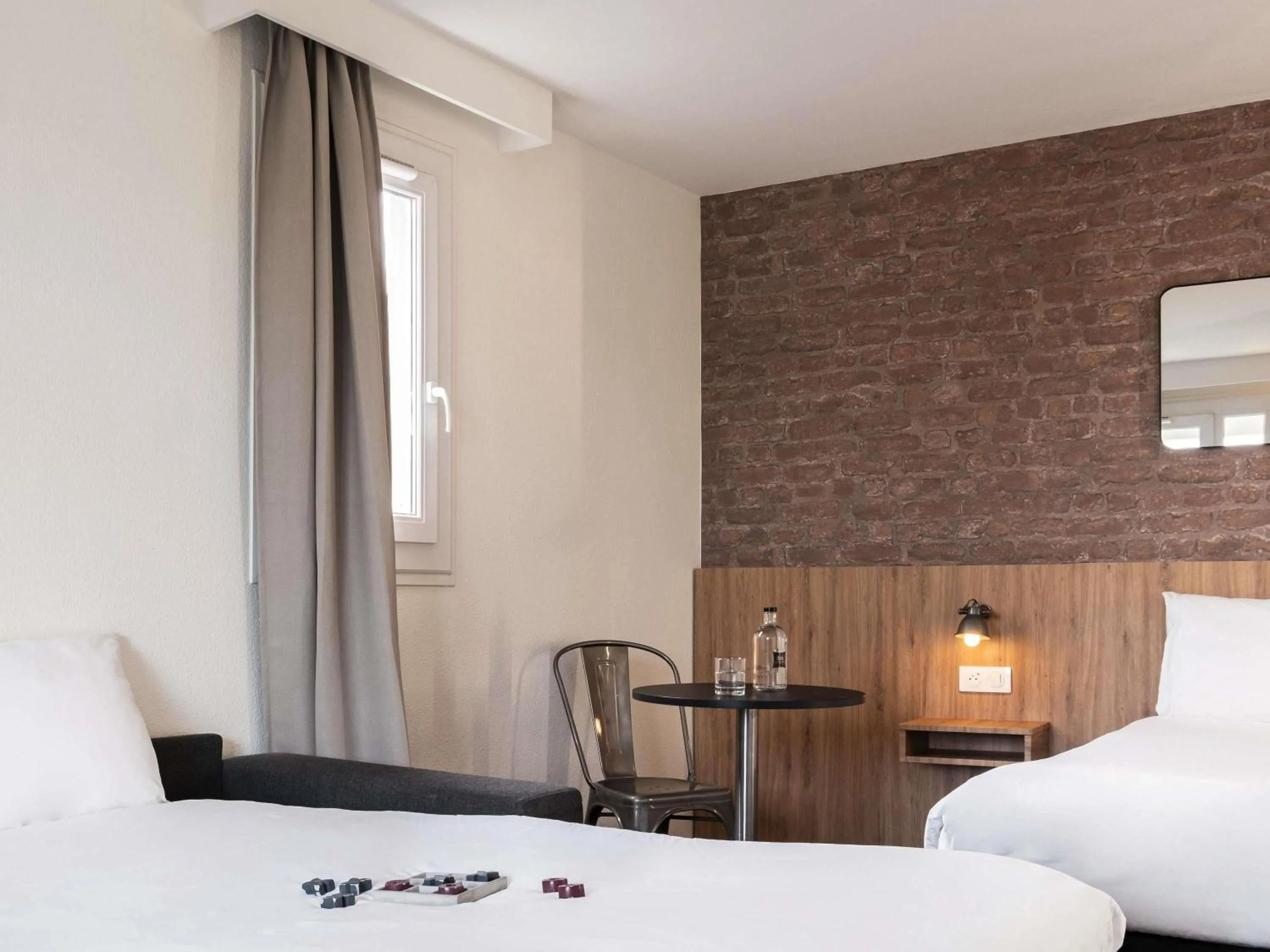 Bedroom, Bed in Ibis Styles Lyon Villeurbanne Parc de la Tête d'Or